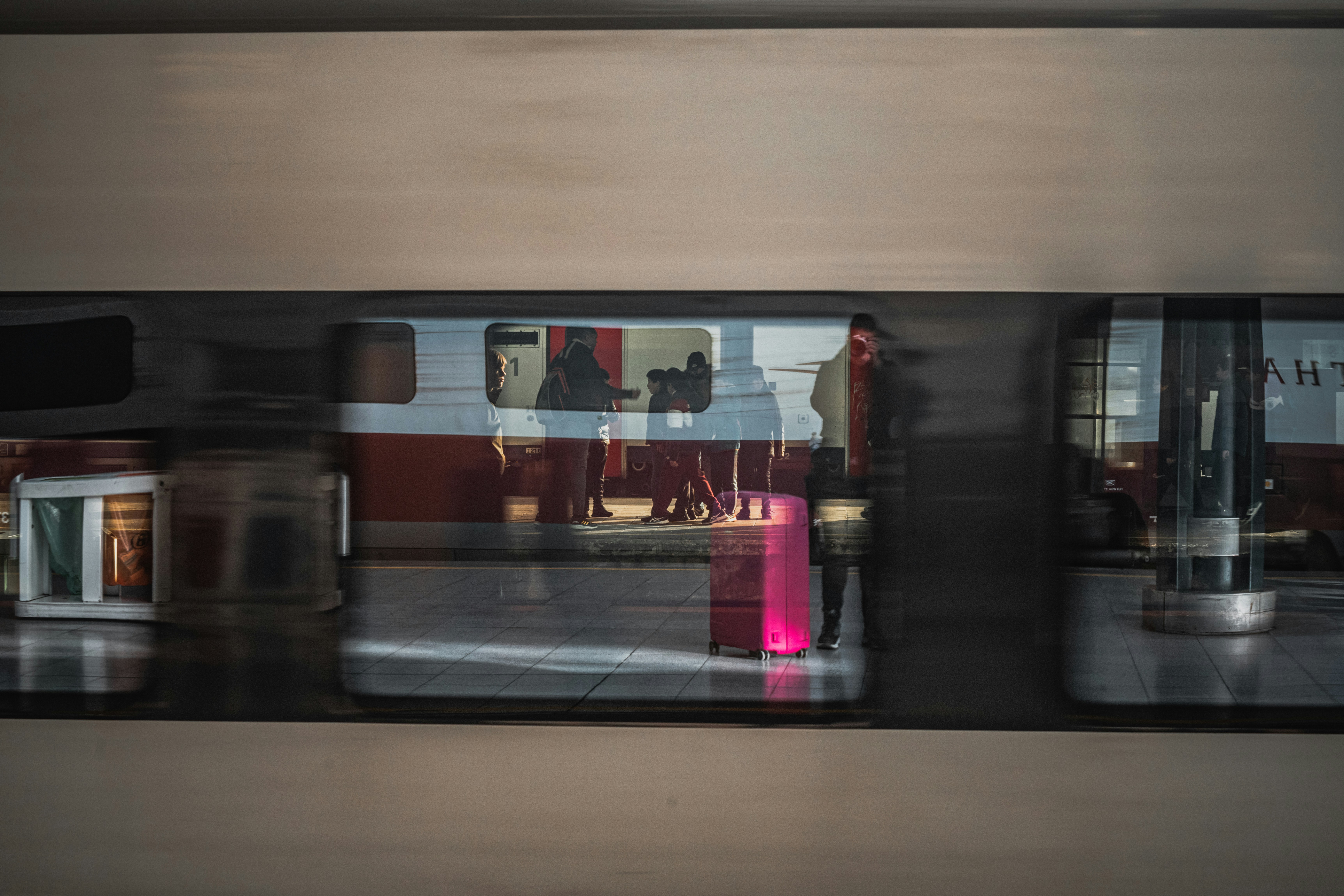 Photo by winstontjia