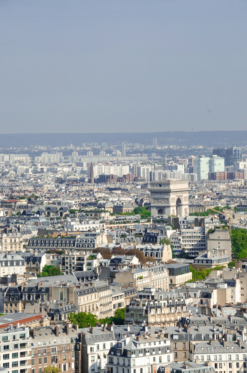 에펠탑 꼭대기에서 바라보는 파리 시의 전경