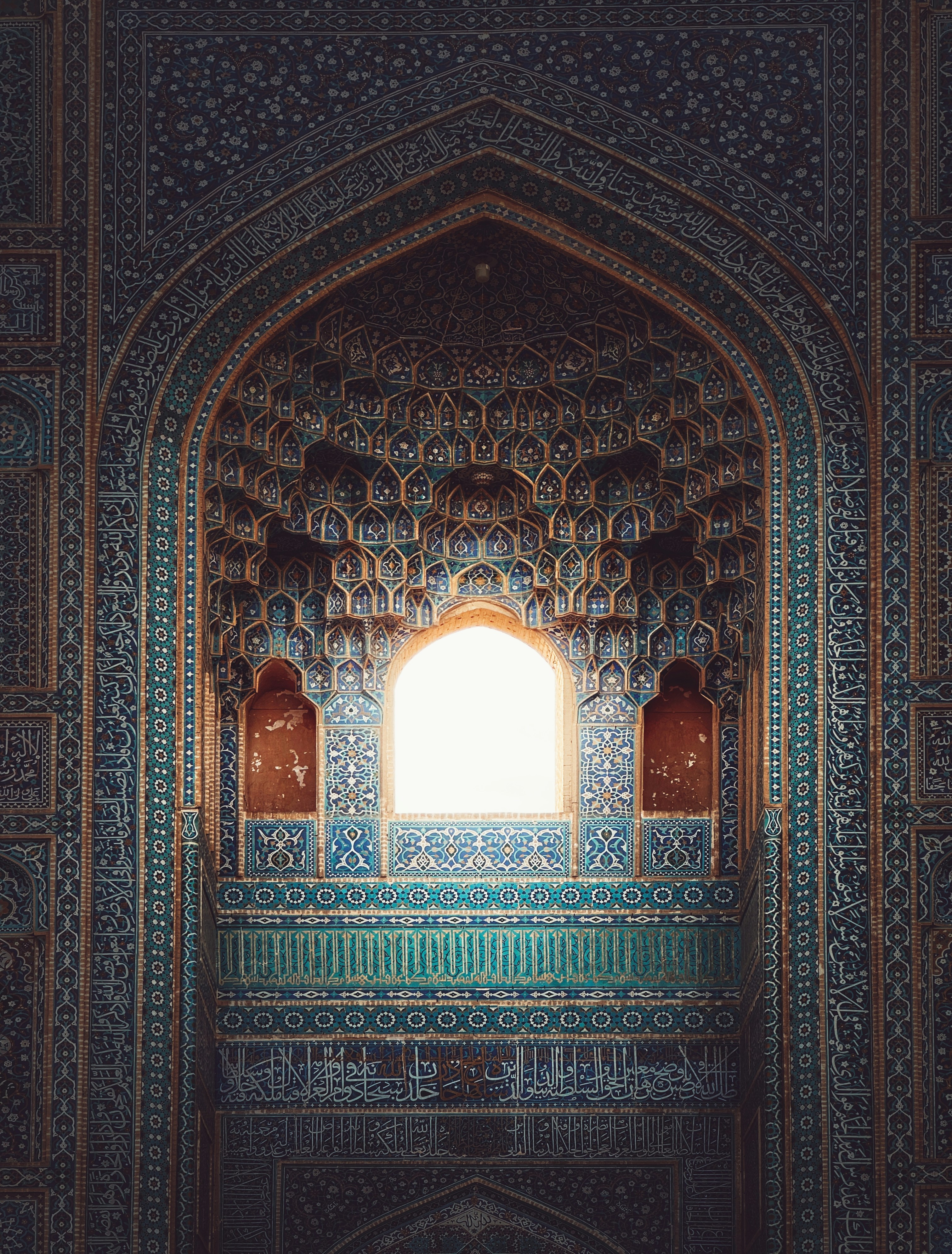 Photo by hasanalmasi