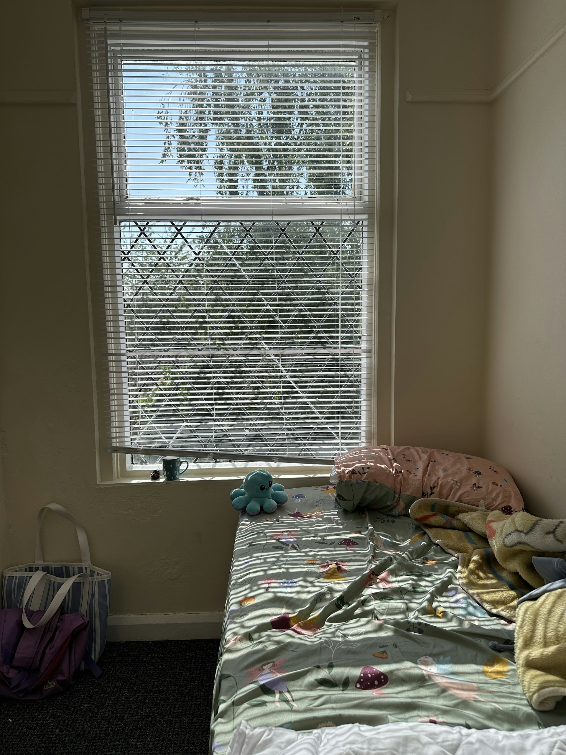 black and white bed linen