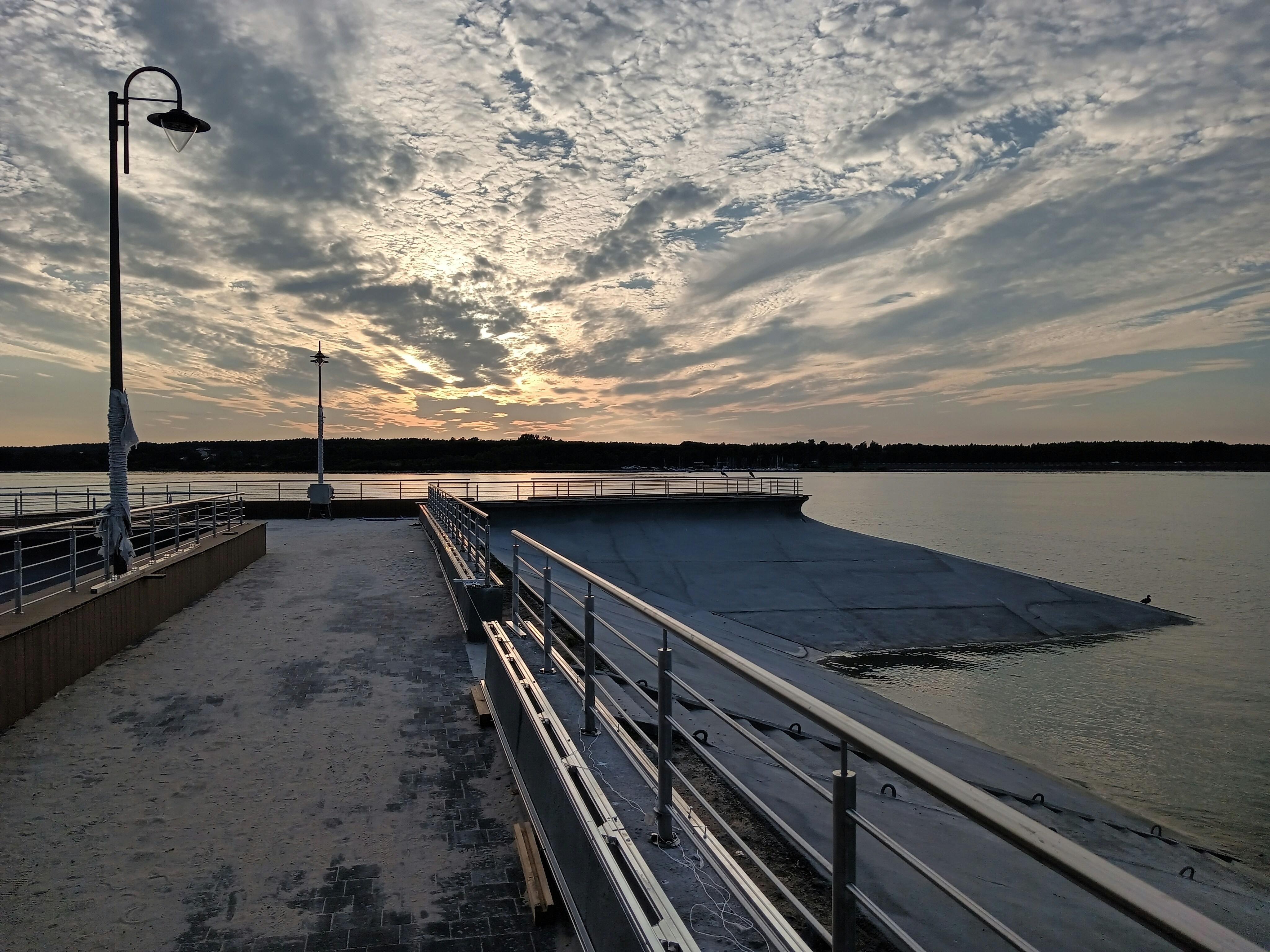 The northern wing of the viewing pier on Sulejowski Reservoir. The village of Smardzewice, Klonowa Street. Tomaszów Mazowiecki Gmina, Tomaszowski Poviat, Łódź Voivodeship. Poland