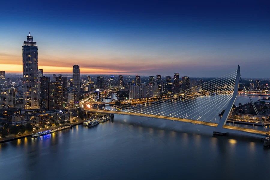 Erasmusbrug и панорама Роттердама