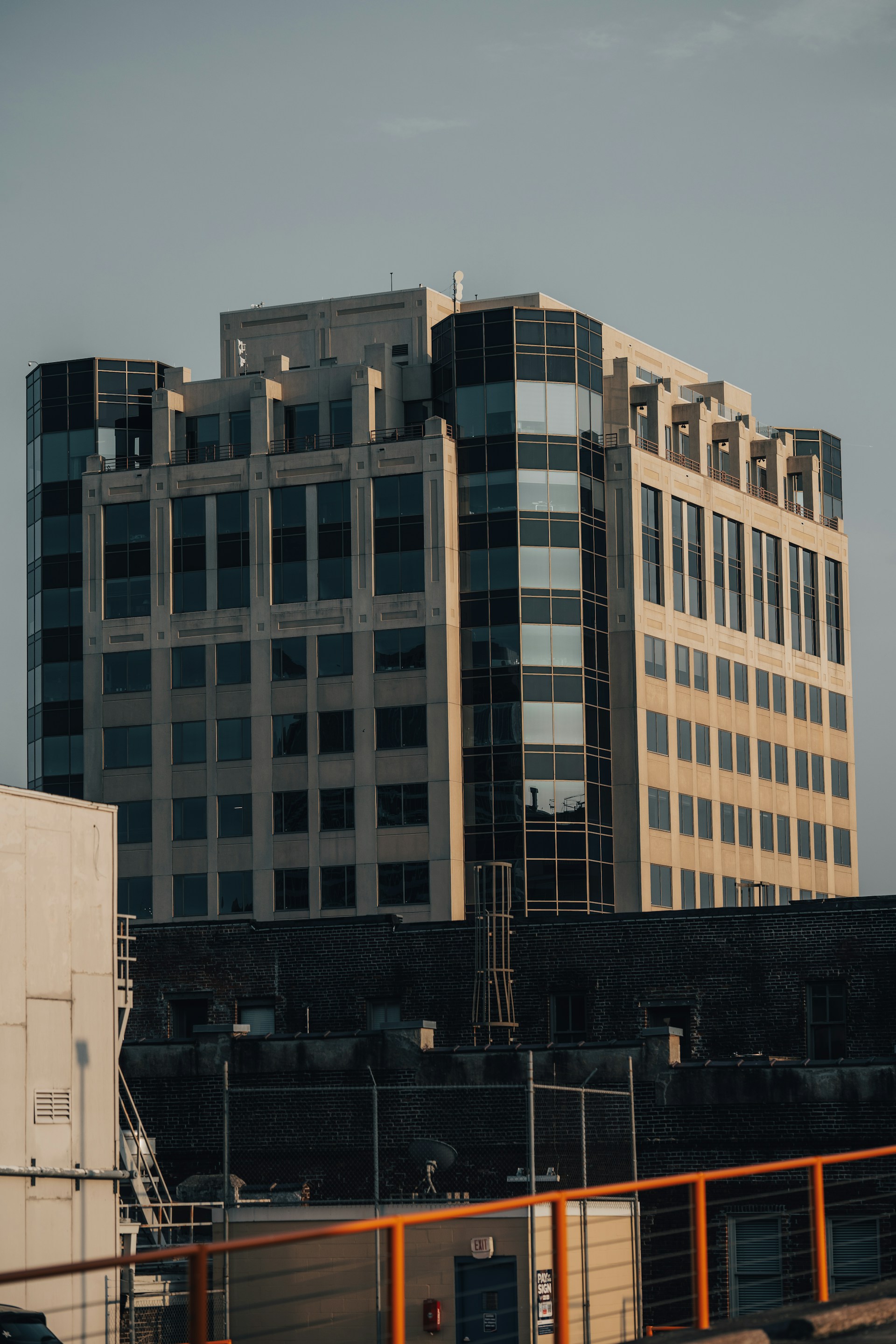 gray computer monitor