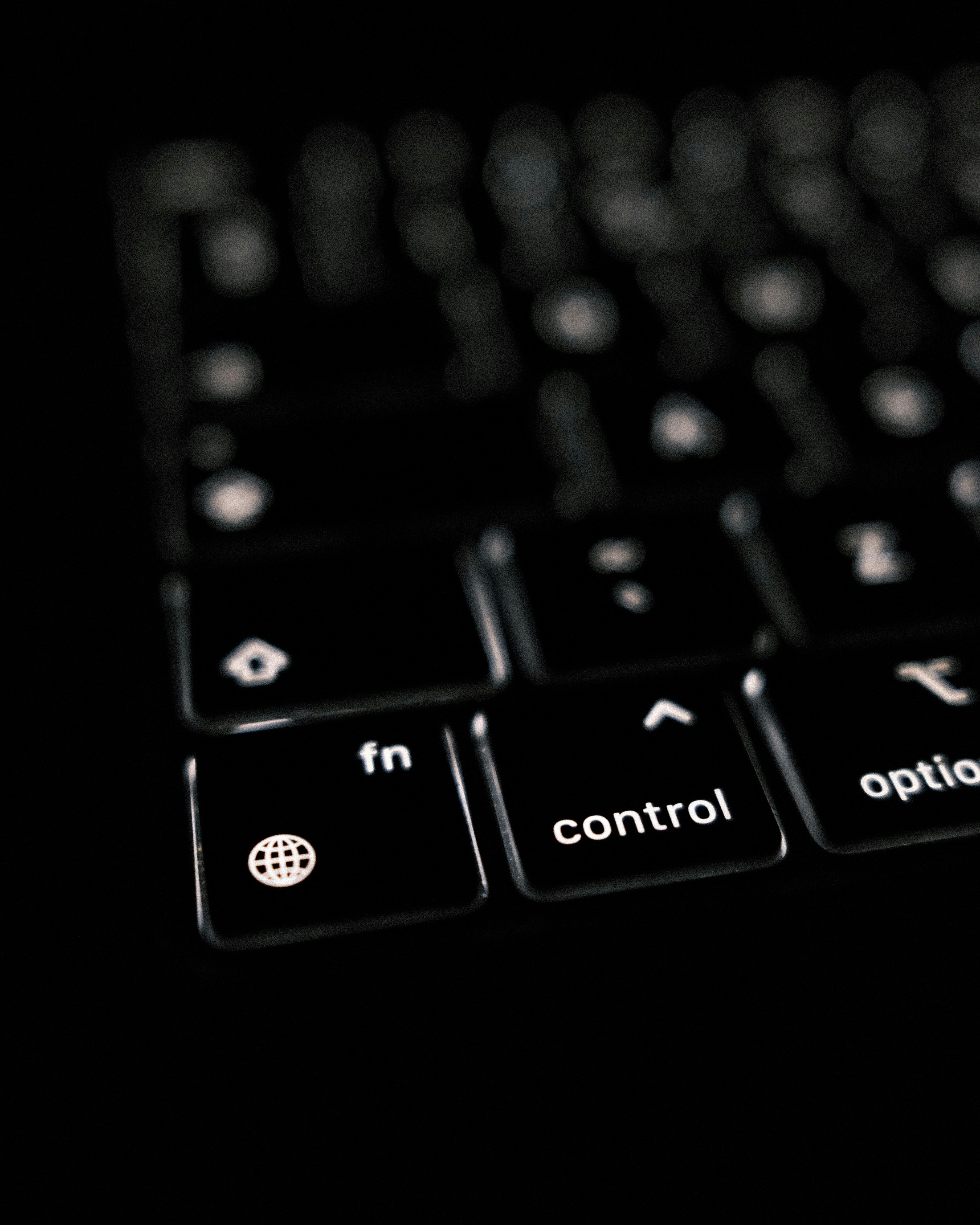 Keyboard iOS 26: Penyebab Emosi dan Banyaknya Typo