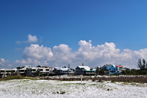 houses on siesta key beach