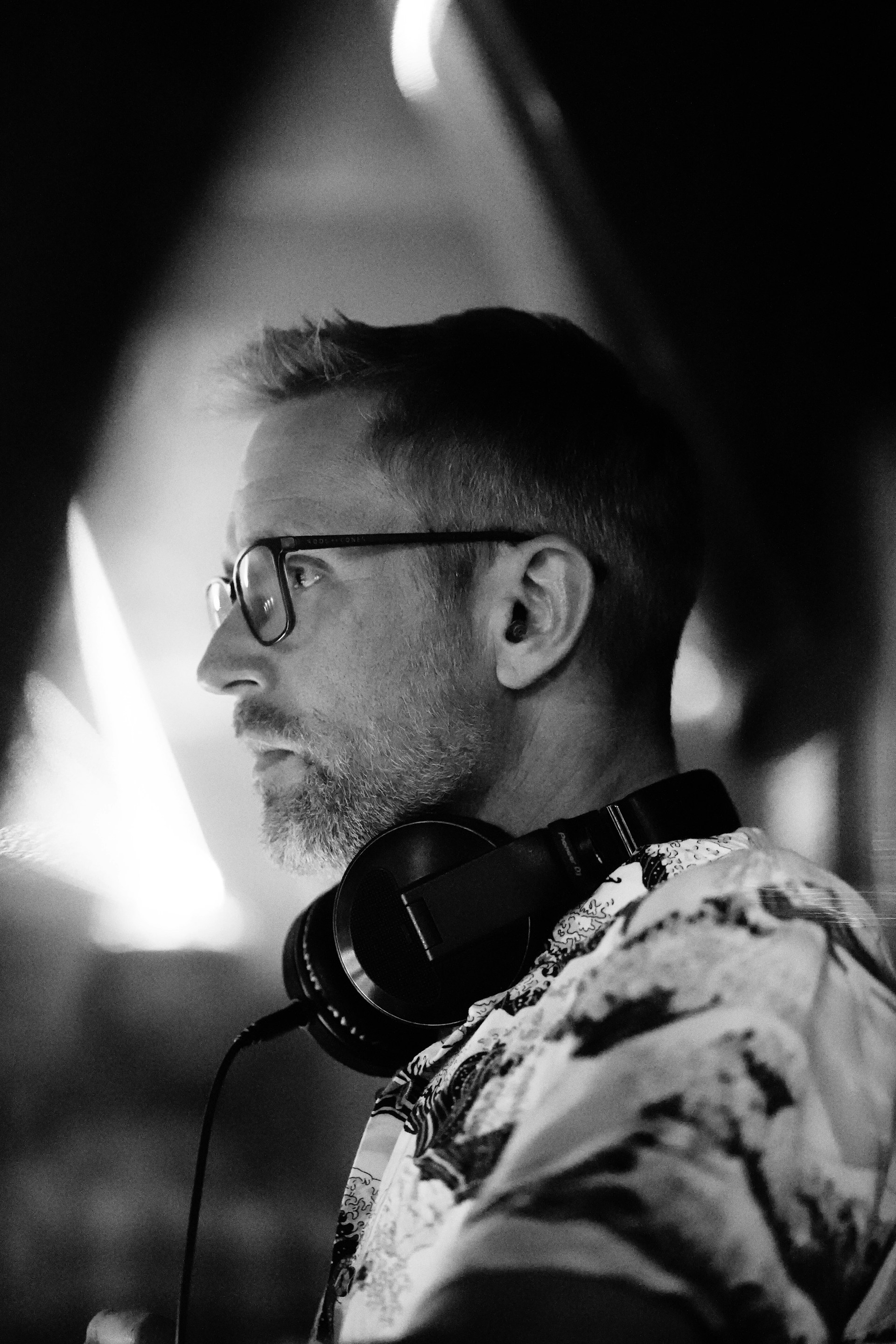 black and white bed linen