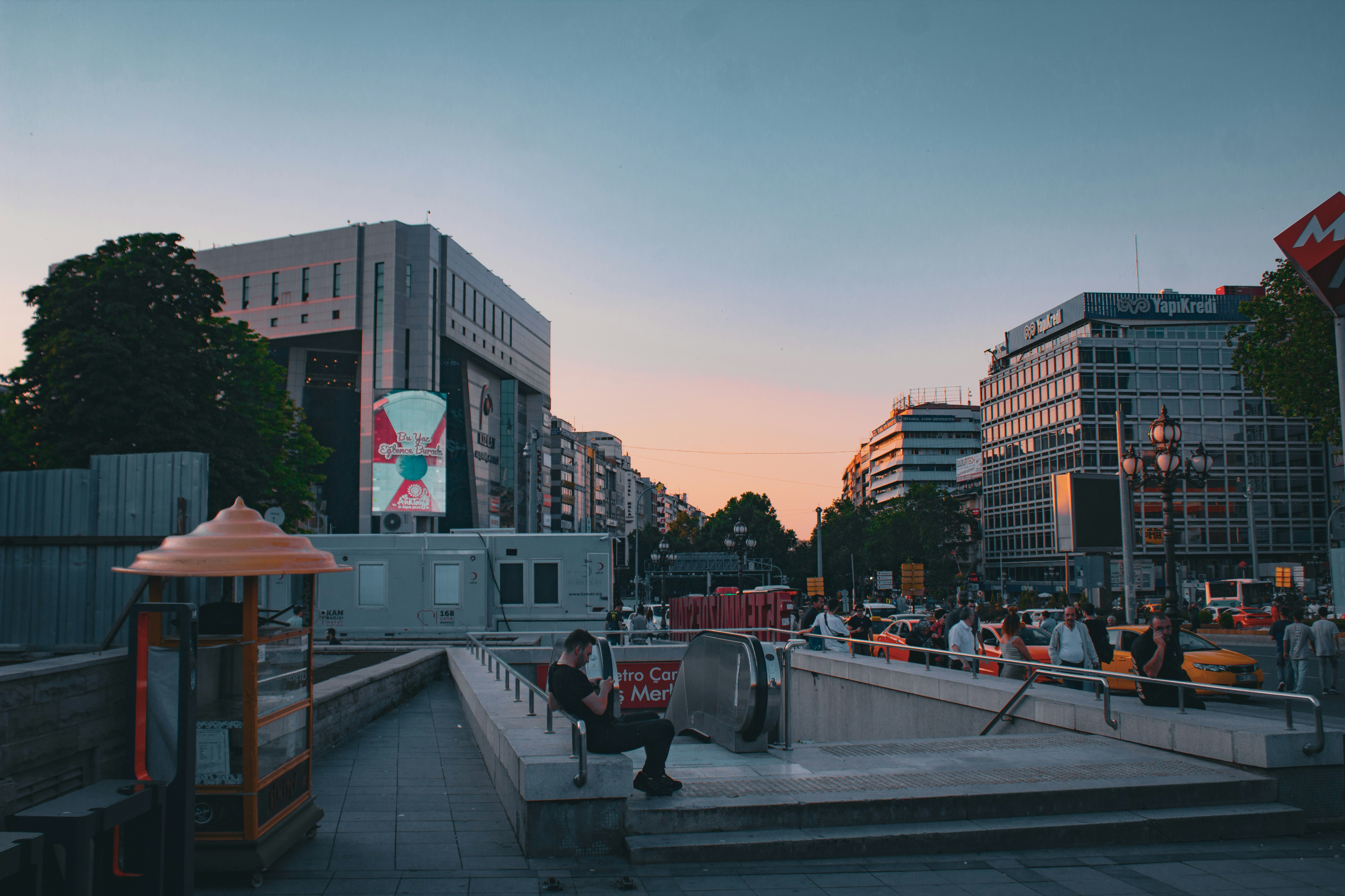 地震逃生包OUT！京站最強防災指南，讓你安心逛！