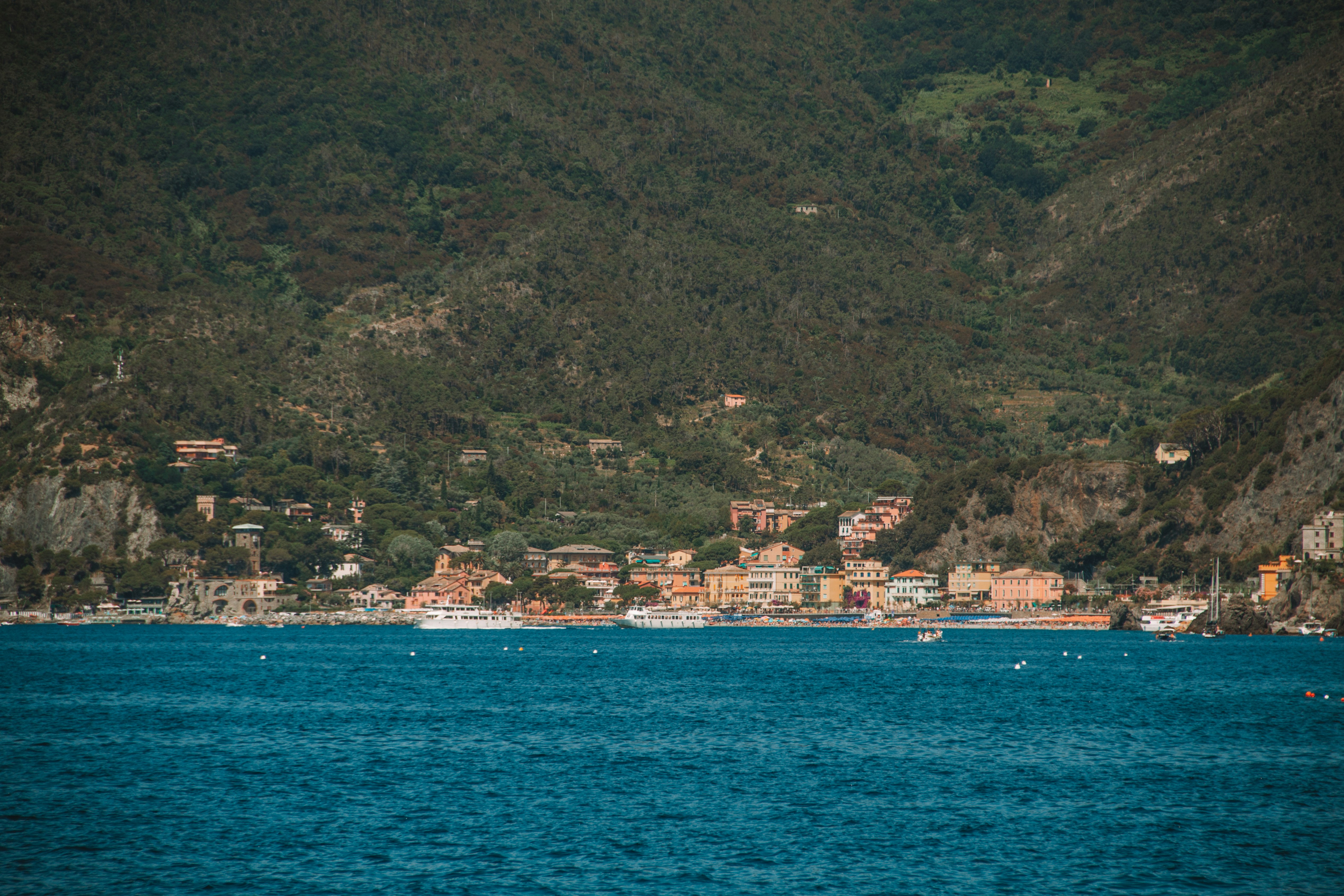 Exploring Horoní: Colonial Streets and Caribbean Vibes