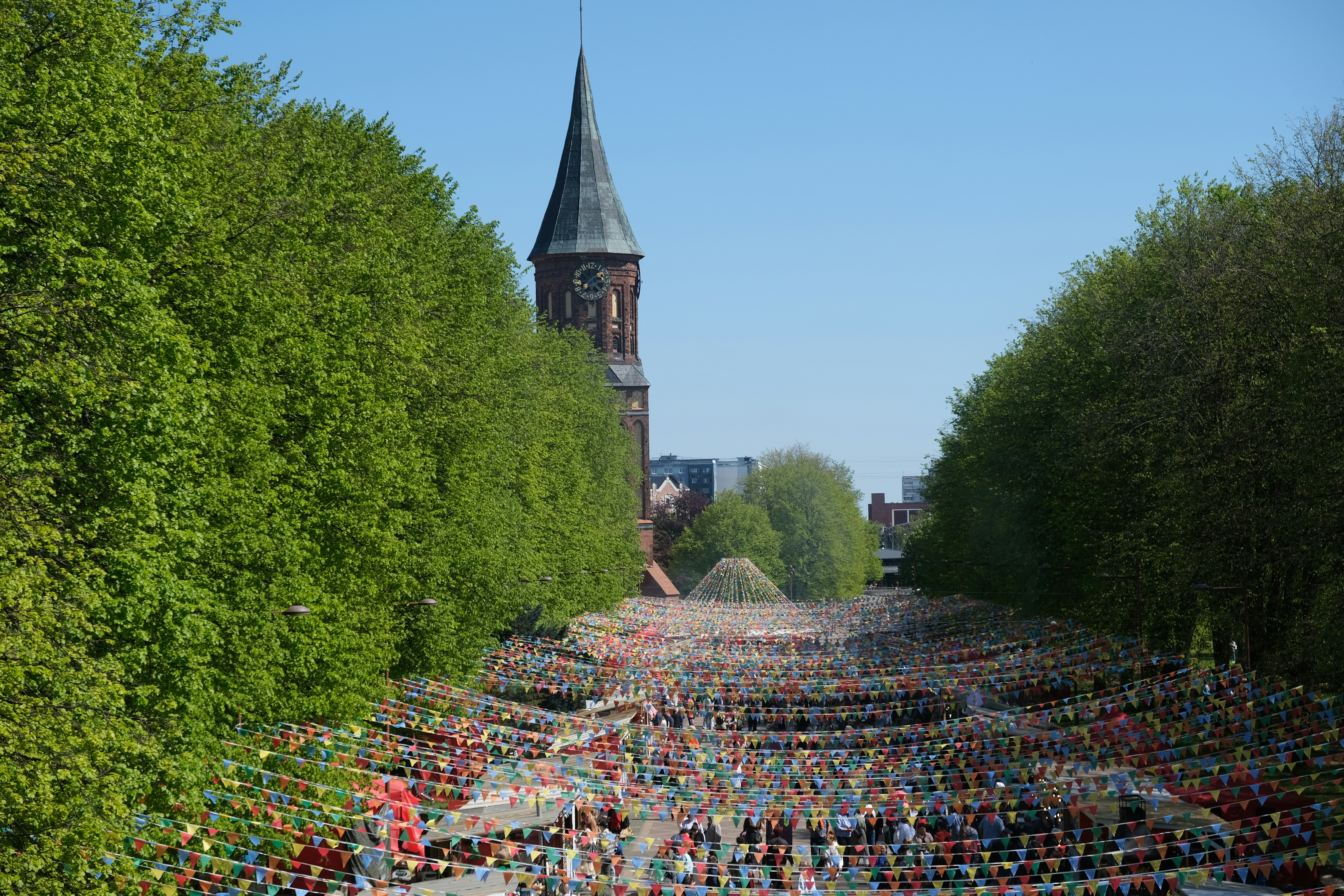 Exploring the Vibrant Intersection of Festivals and Arts: A Commercial Perspective