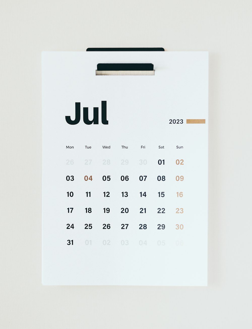 Un calendario con la palabra julio