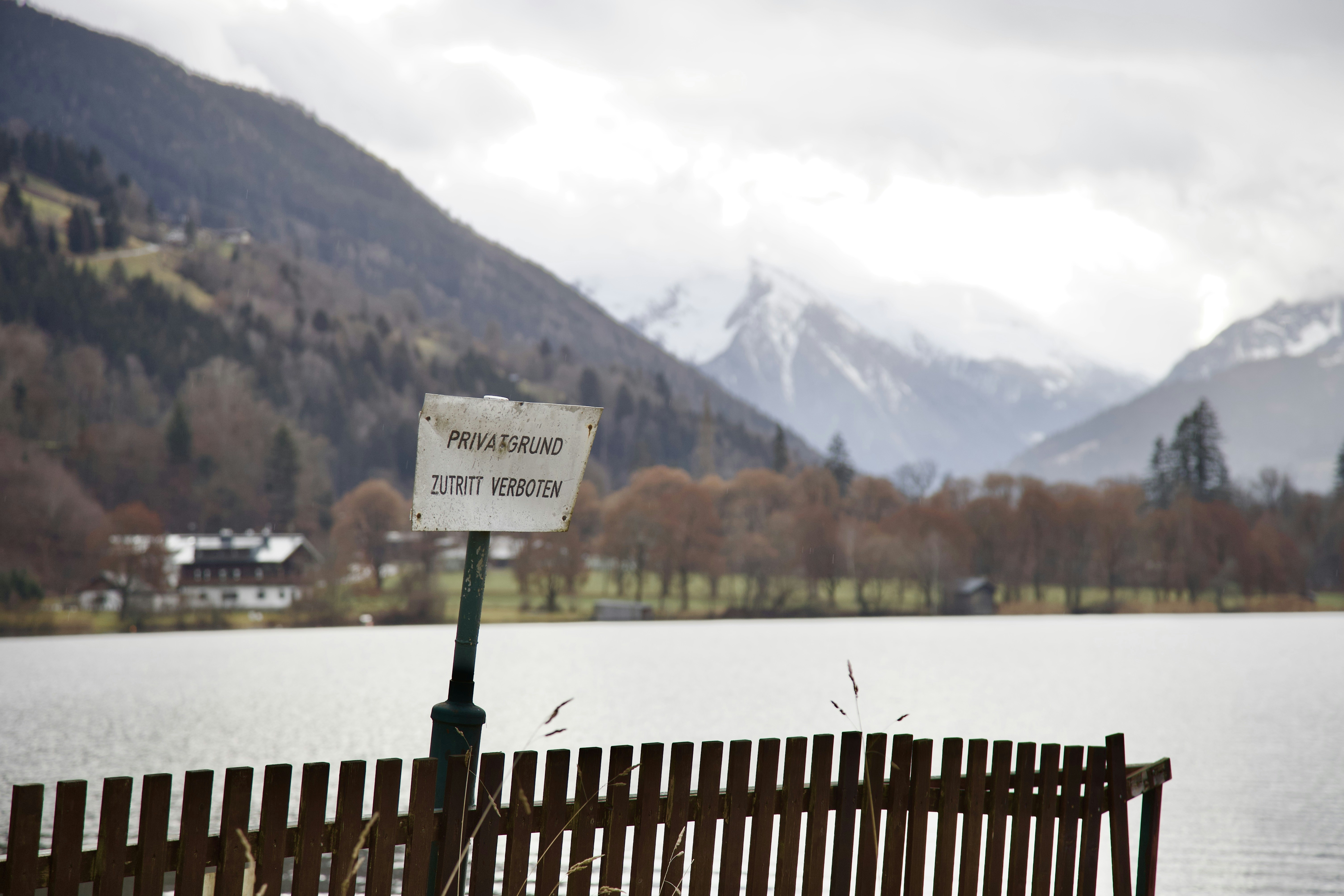 photo-1688232234762-a6c5256a7f28?ixid=M3wxMjA3fDB8MXxzZWFyY2h8NzB8fGNhbGN1bGF0ZSUyMHBheXBhbCUyMGdvb2RzJTIwYW5kJTIwc2VydmljZXMlMjBmZWV8ZW58MHx8fHwxNzM1NDg3NTM4fDA%5Cu0026ixlib=rb-4.0.3