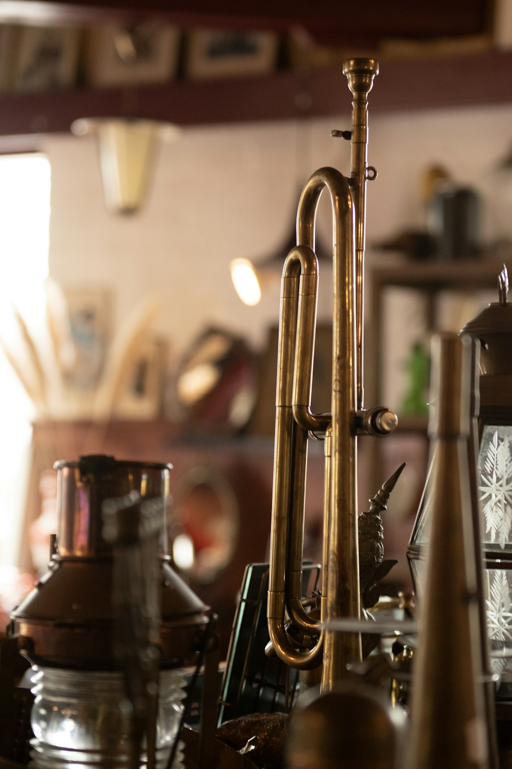 a trumpet is sitting on a table in a room