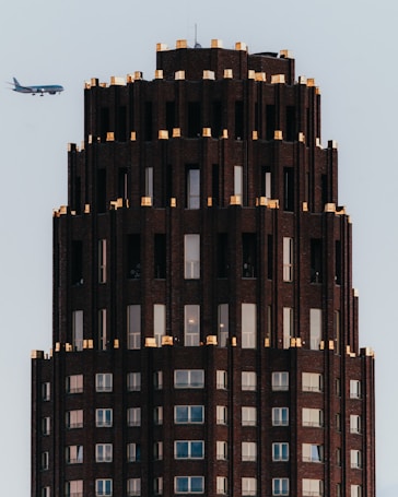 Photo 1688298613880 561a86ac9c36?q=85&w=636&h=455&fit=crop