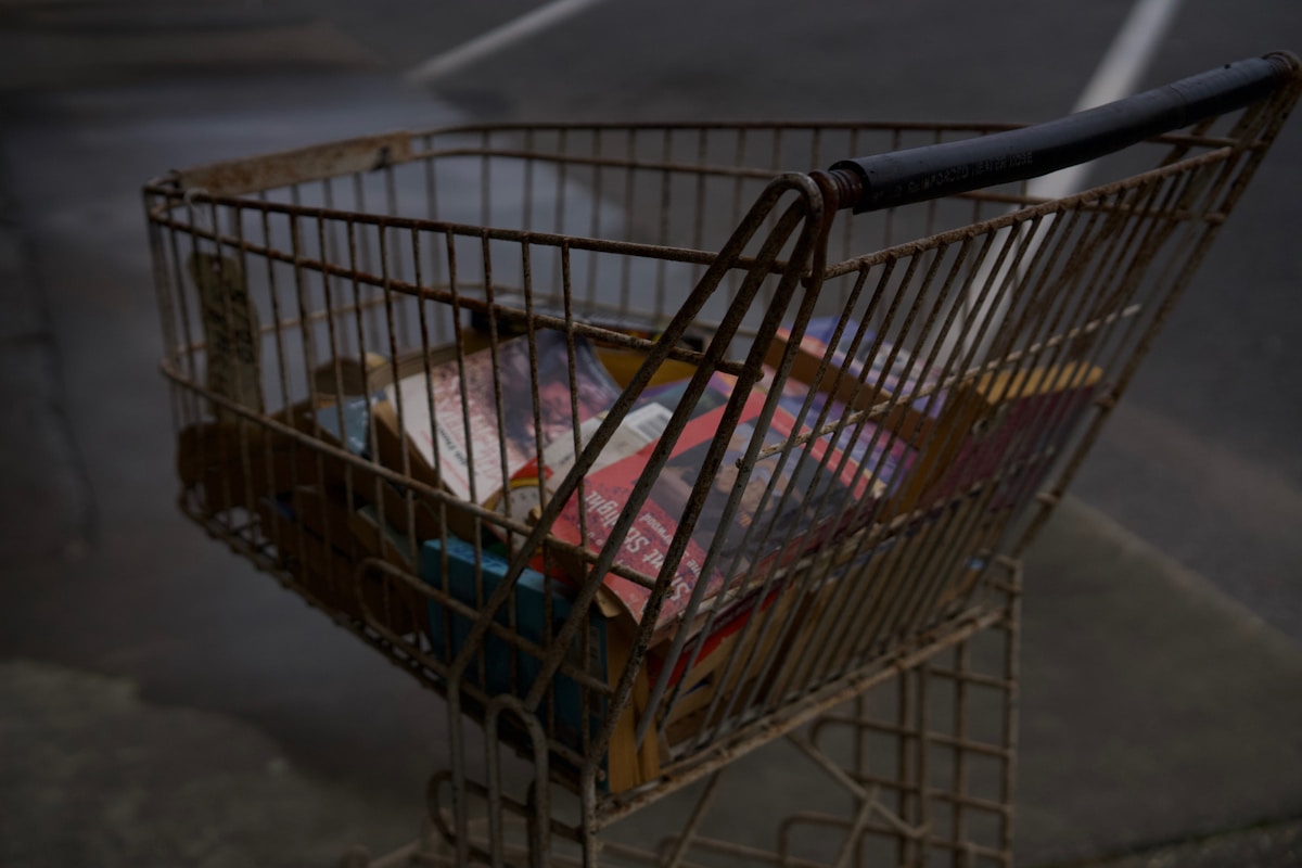 L'astuce du panier à main pour économiser sur les courses