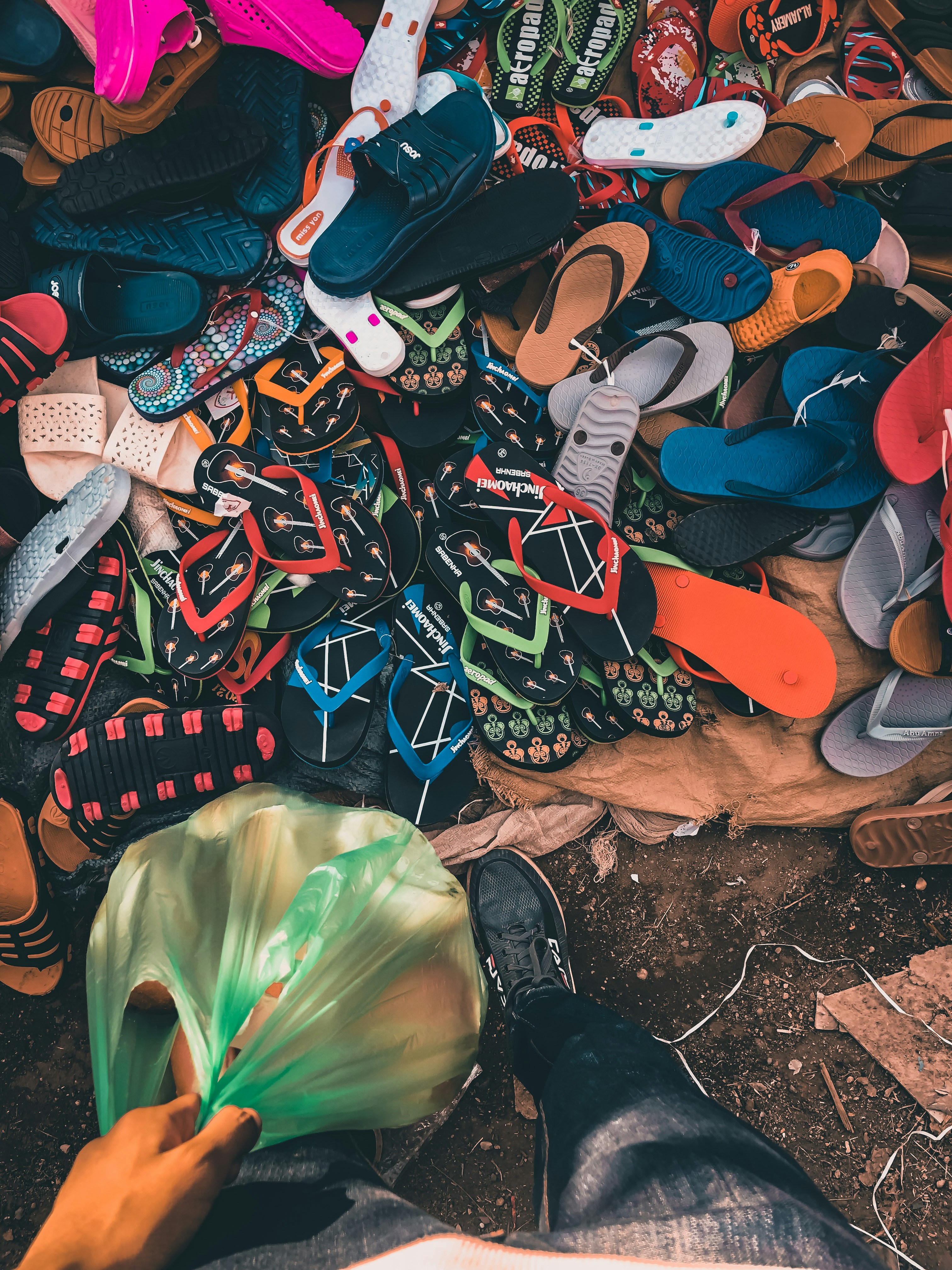 Sepatu dan Sandal Wanita Terbaik