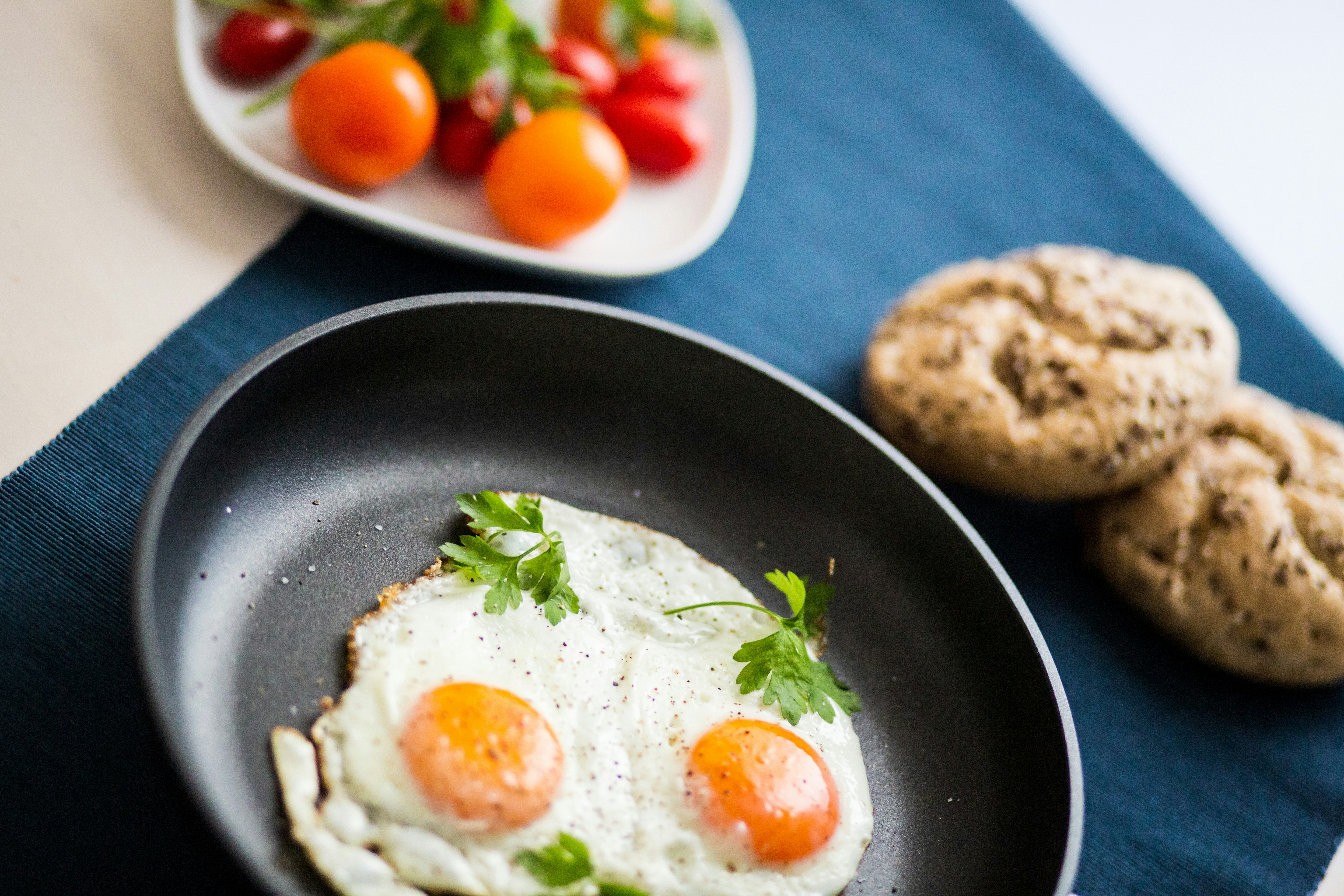 Why Scrambled Eggs and Toast Can Feel Like a Hug: The Real Science Behind Breakfast Comfort
