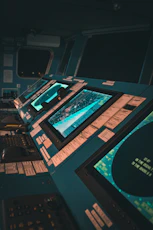 a bunch of electronic equipment sitting on a table