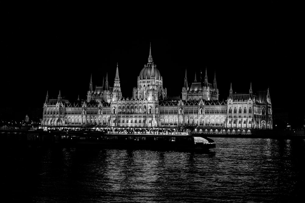 a black and white photo of a large building