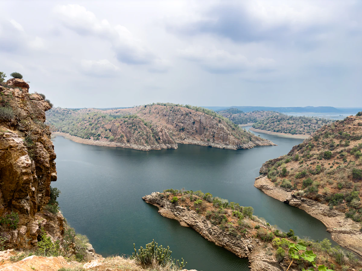 મહીસાગર, ગુજરાત – શહેરનું દૃશ્ય અને જાણીતાં સ્થળો