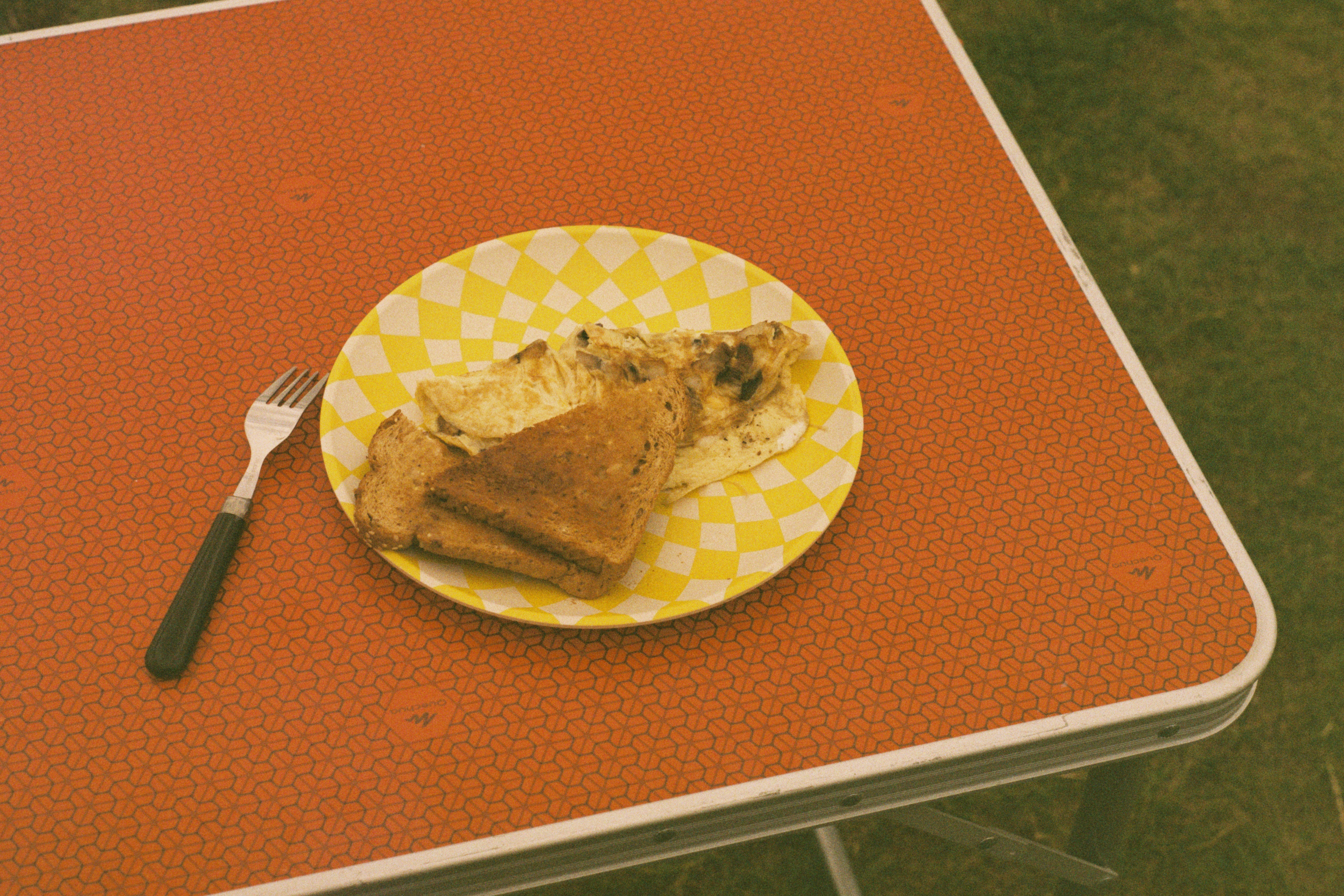 パイのスライスが乗ったプレート