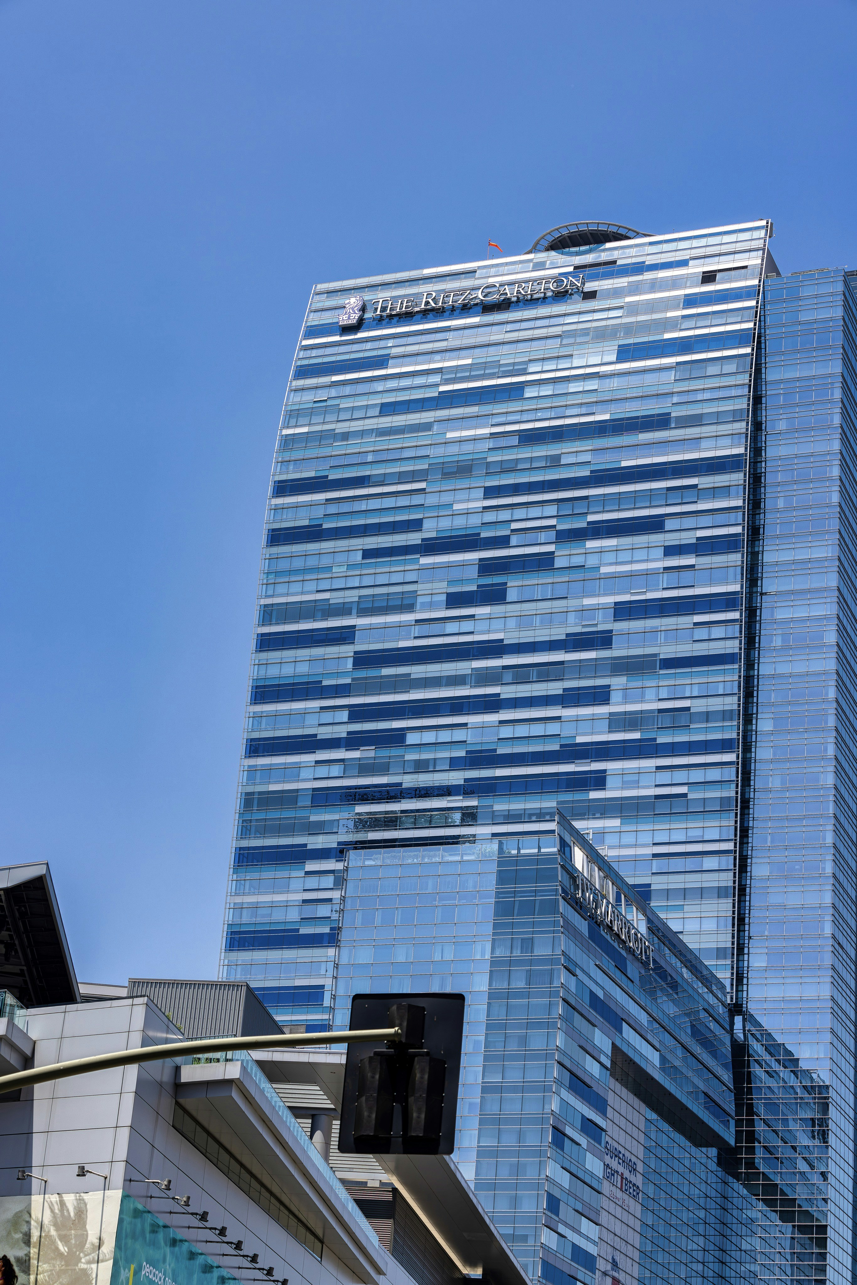 Barclays Maintains Overweight on Wyndham Hotels & Resorts, Lowers Price Target to $95
