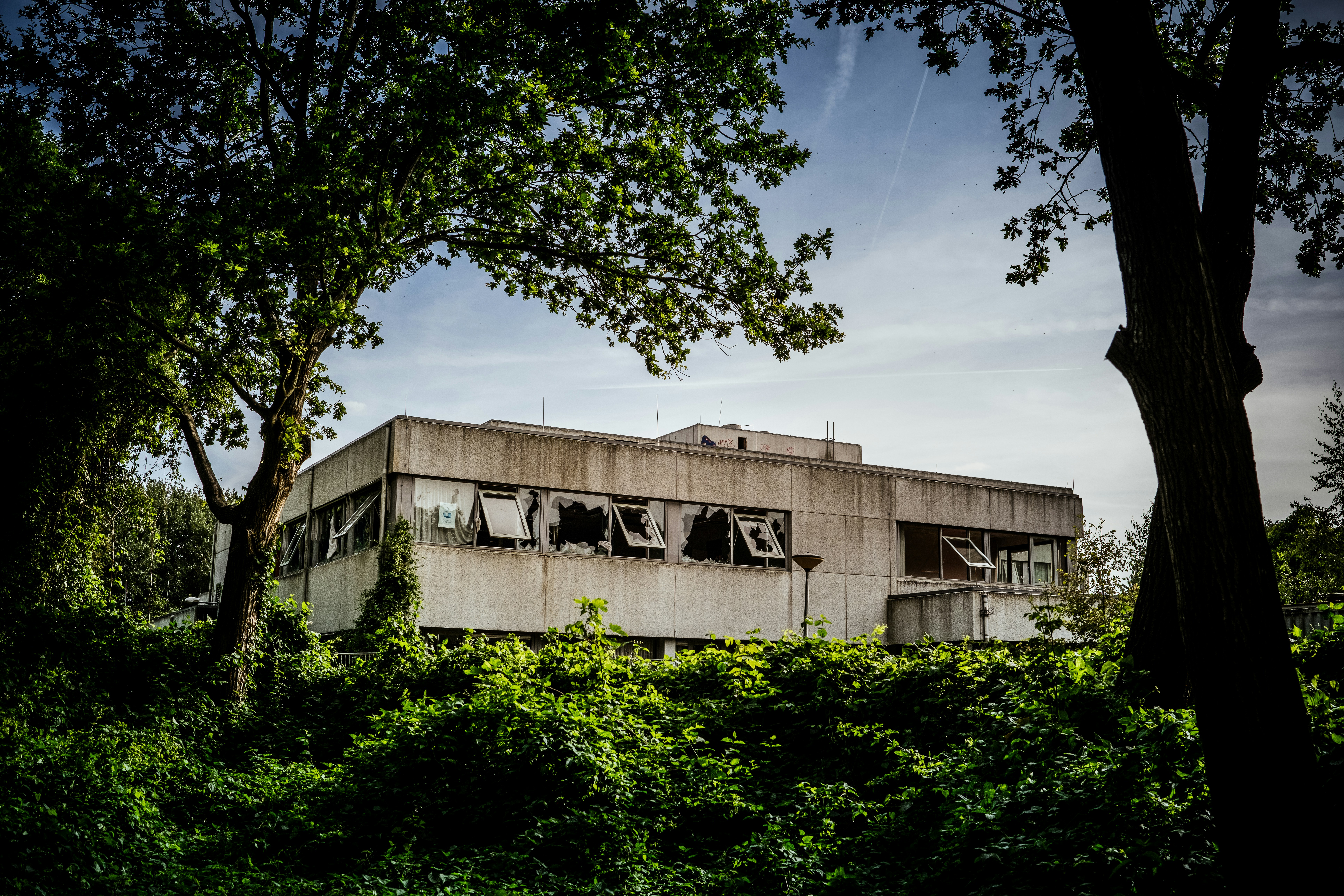 Ghosts of Tomorrow: How Speculative Fiction Navigates the Wreckage of Abandoned Futures