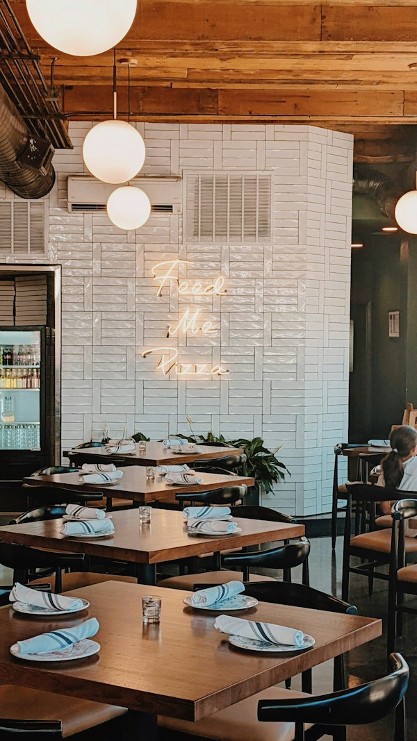 Waves restaurant ambience