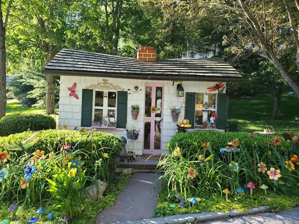 Charming Decor Ideas for Wildflower Cottage and Farmhouse Aesthetics