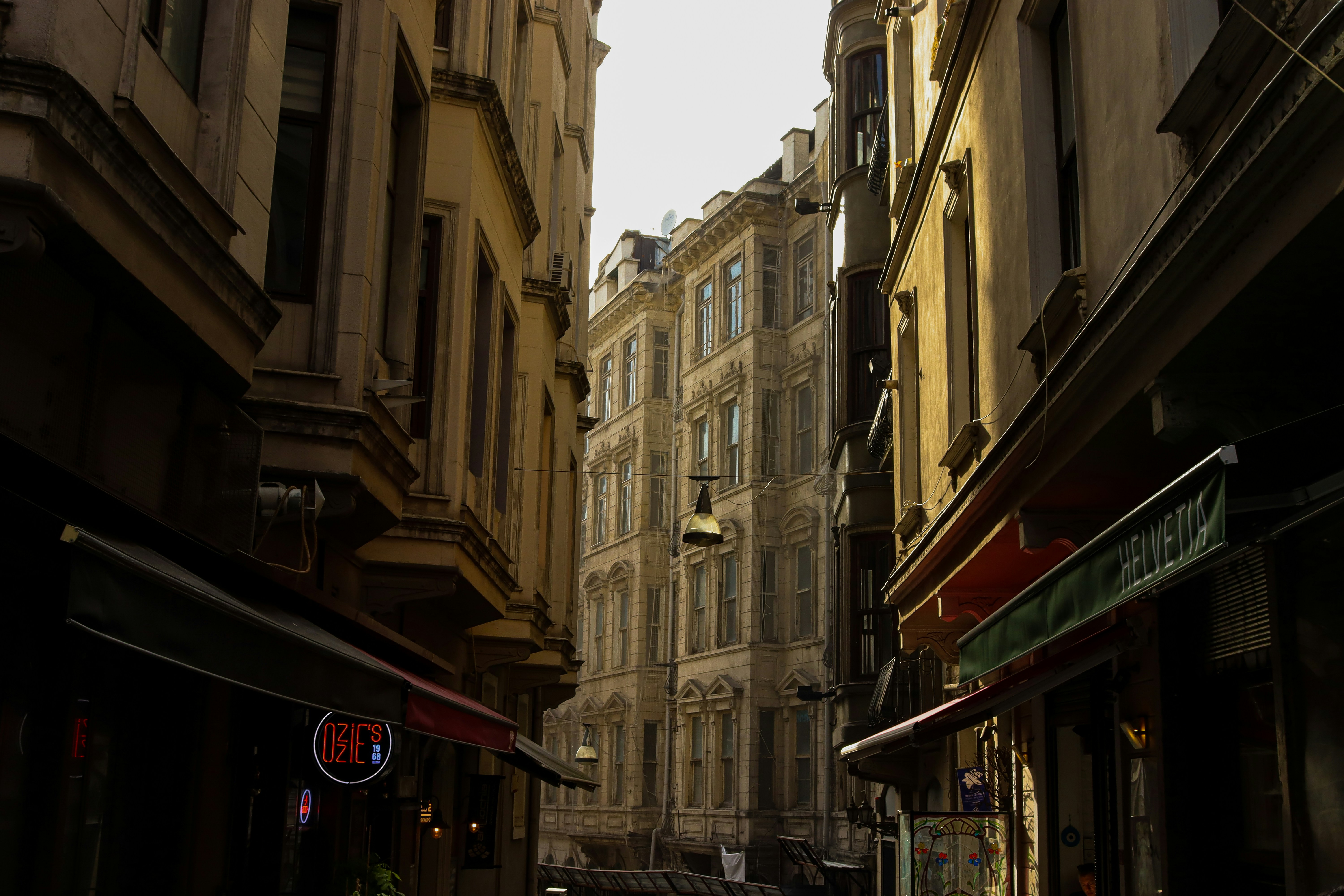 Photo by munevverikbal