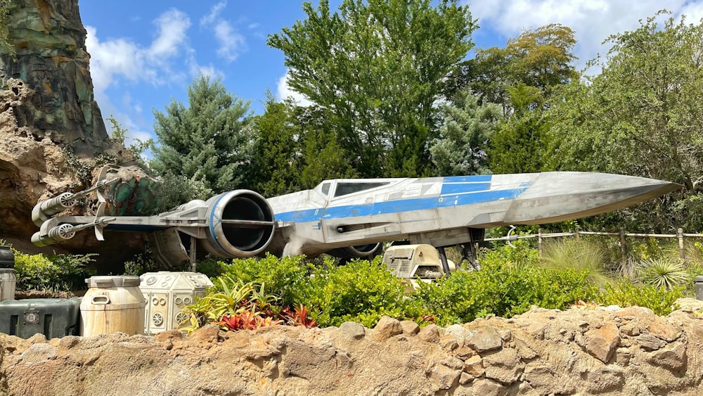 Um veículo Star Wars está em exibição em um museu