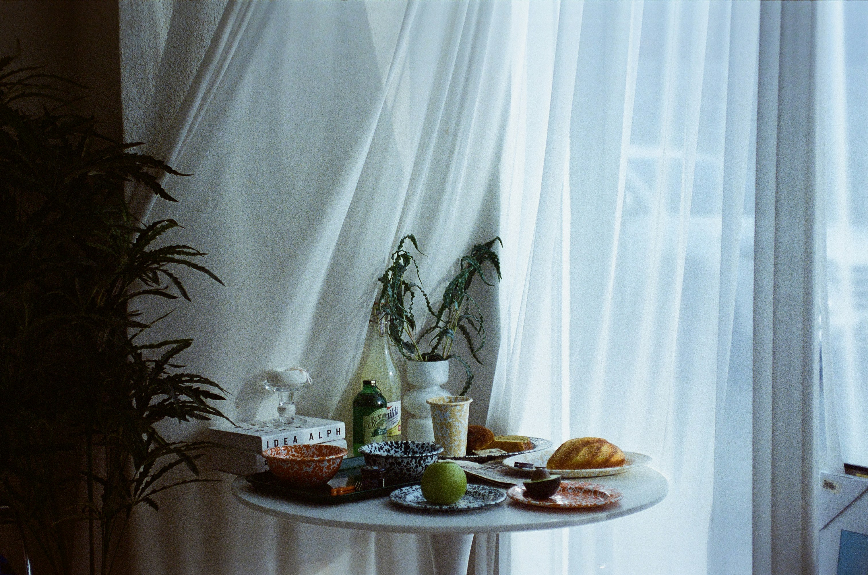 soft morning light brunch, wallpaper, Post Wedding Brunch: Tips for a Relaxed Celebration 2