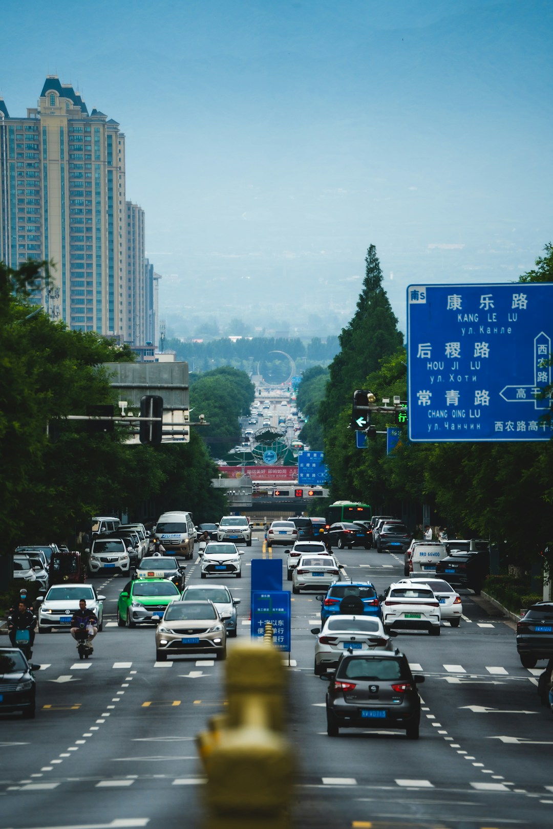 SEO analytics and organic traffic growth dashboard