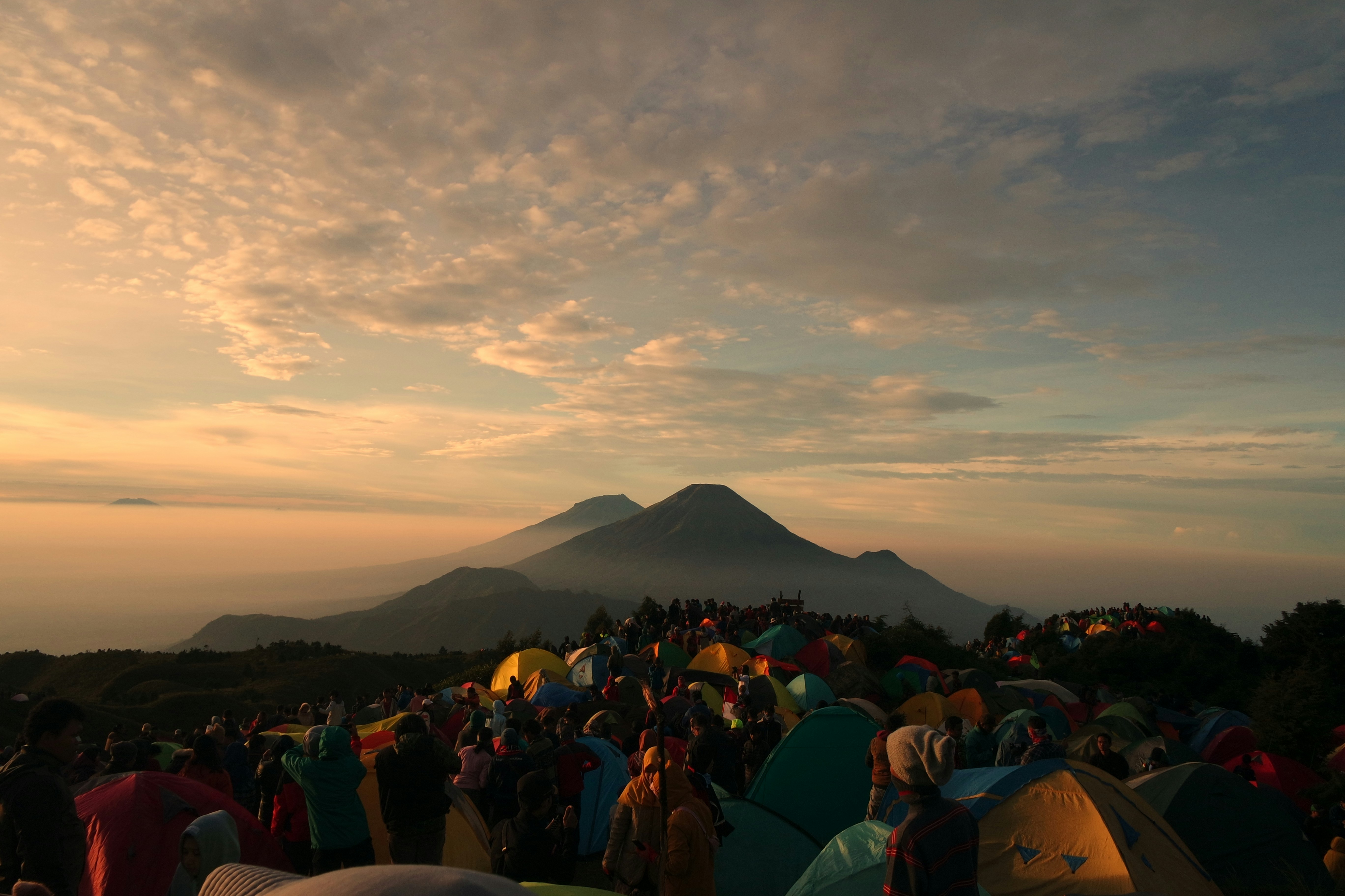 Tenda pendaki di kawasan camping Gede Pangrango