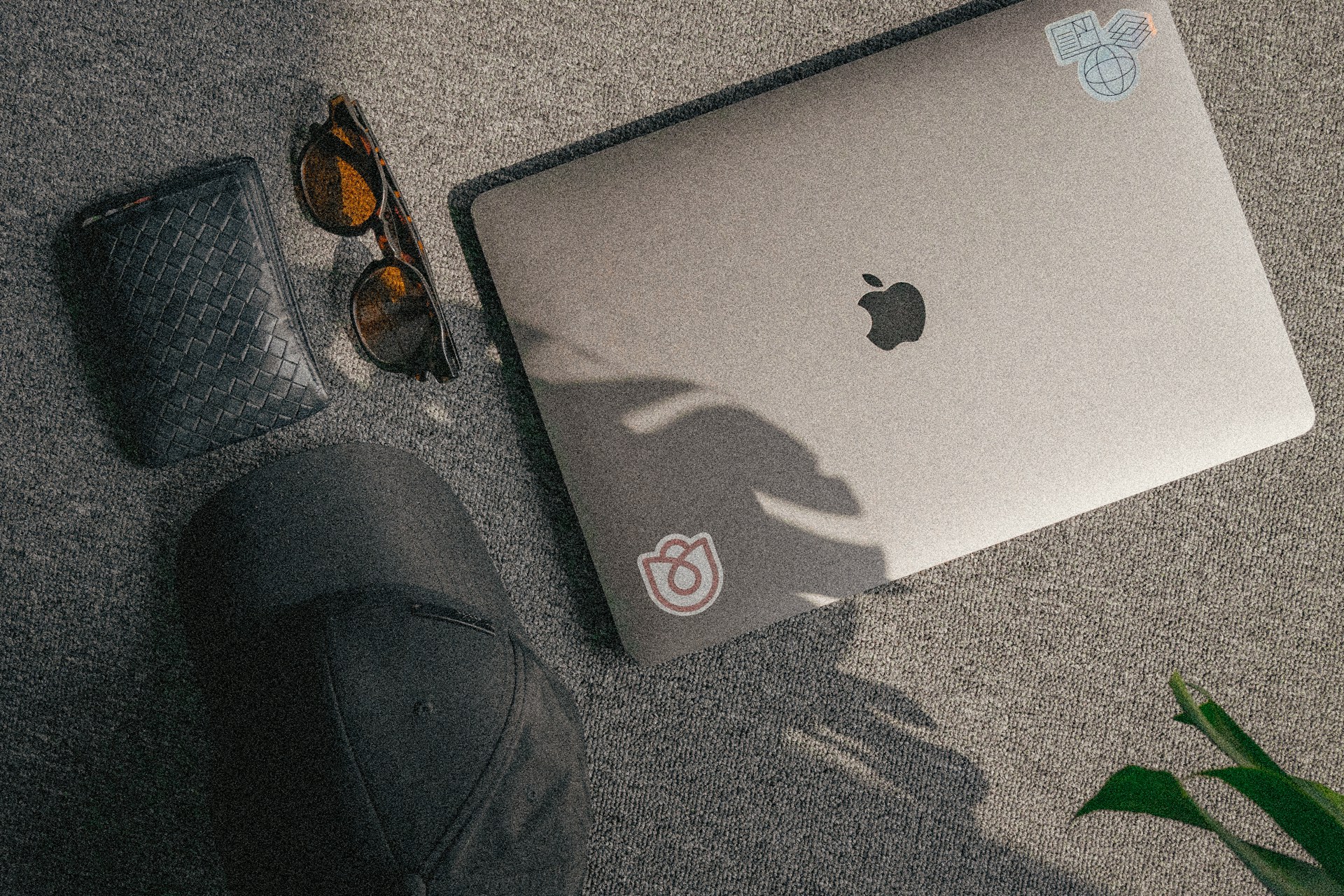 black and white bed linen