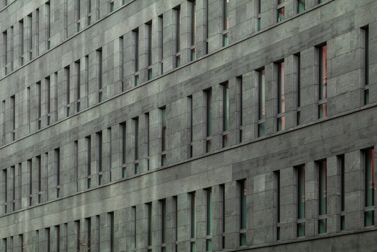 DST vs. Real Estate Crowdfunding: Which Fits a 1031 Investor?