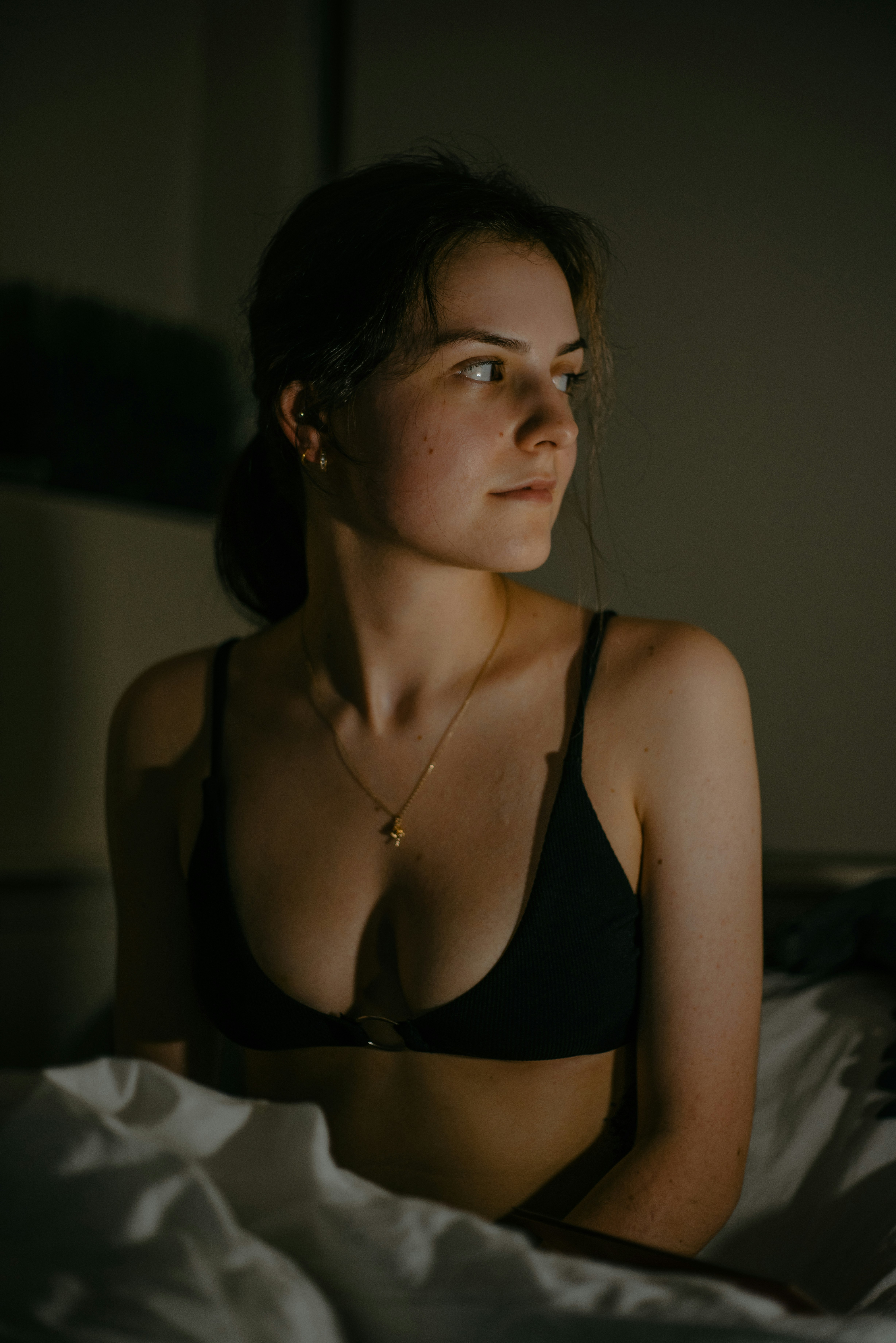 photo-1689117884149-34bb2b5c8f76?ixid=M3wxMjA3fDB8MXxzZWFyY2h8MTI3fHxyZWRkaXQlMjBwb3JufGVufDB8fHx8MTc1MzY2MjA4MXww%5Cu0026ixlib=rb-4.1.0