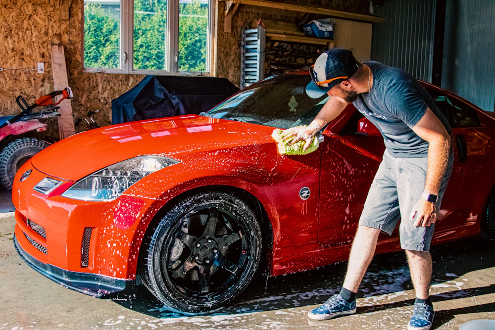 Two-bucket hand wash