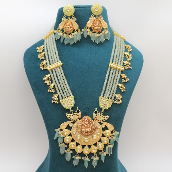 Elegant Gold Necklace