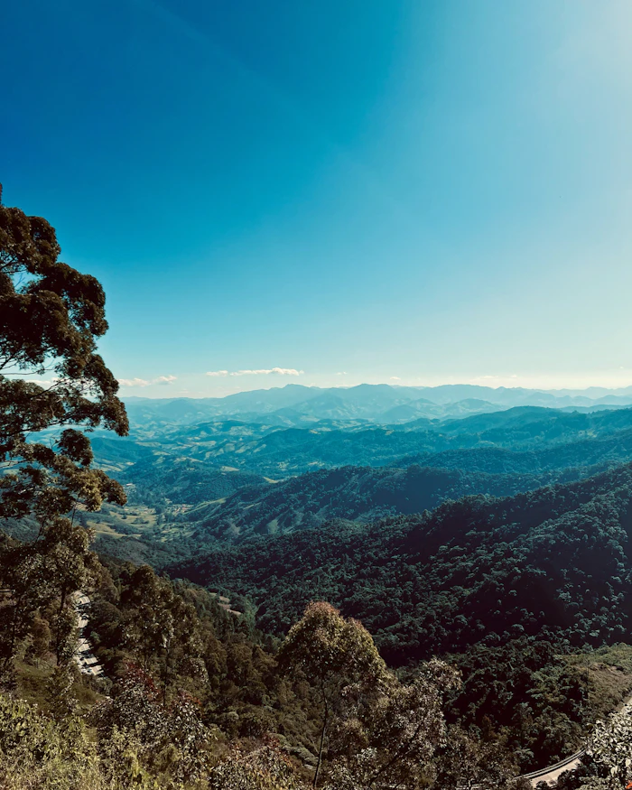 Montanhas de Campos do Jordão vistas do alto