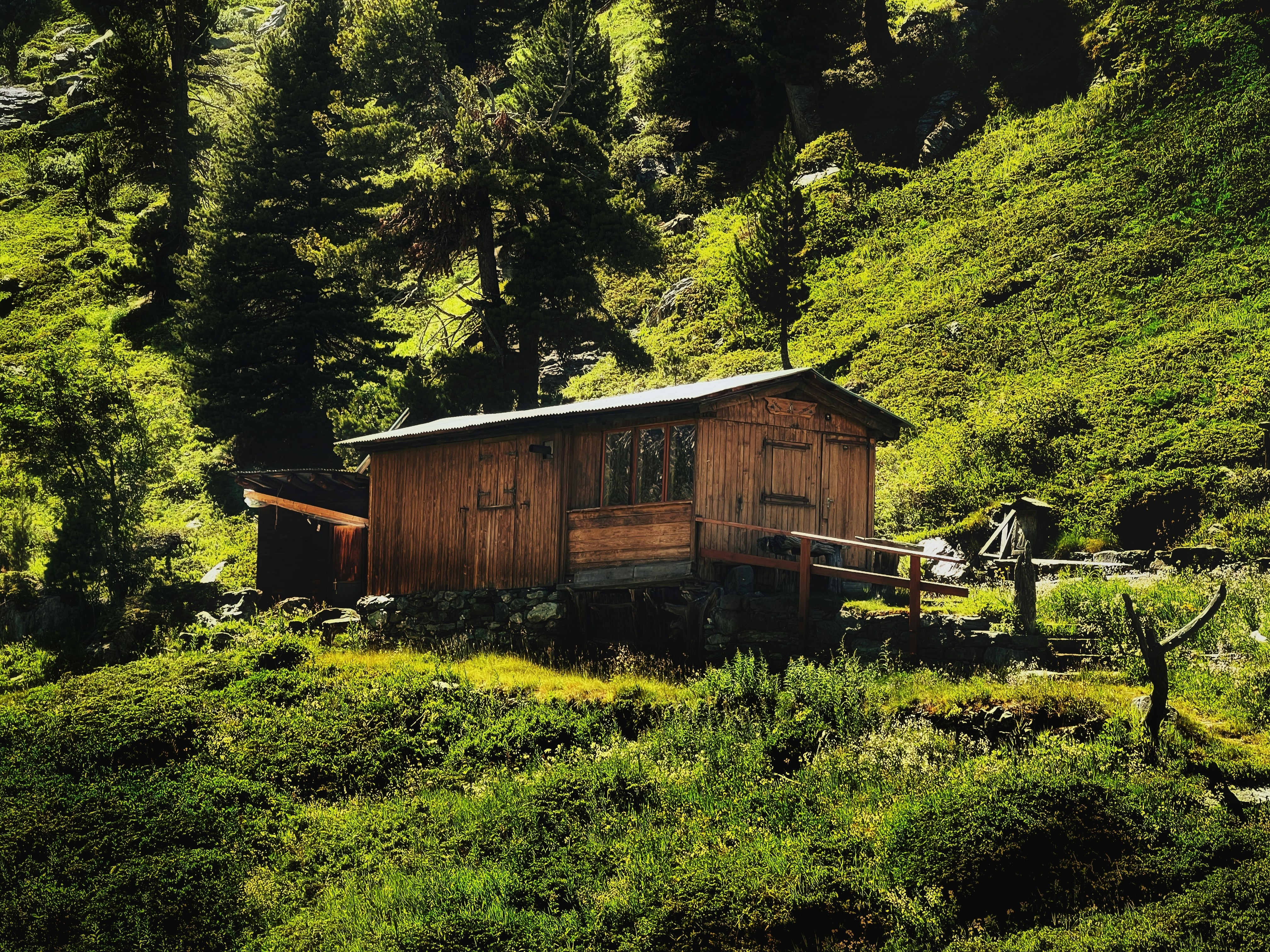 Lahan Sawah Asri dengan Saung, Karawang