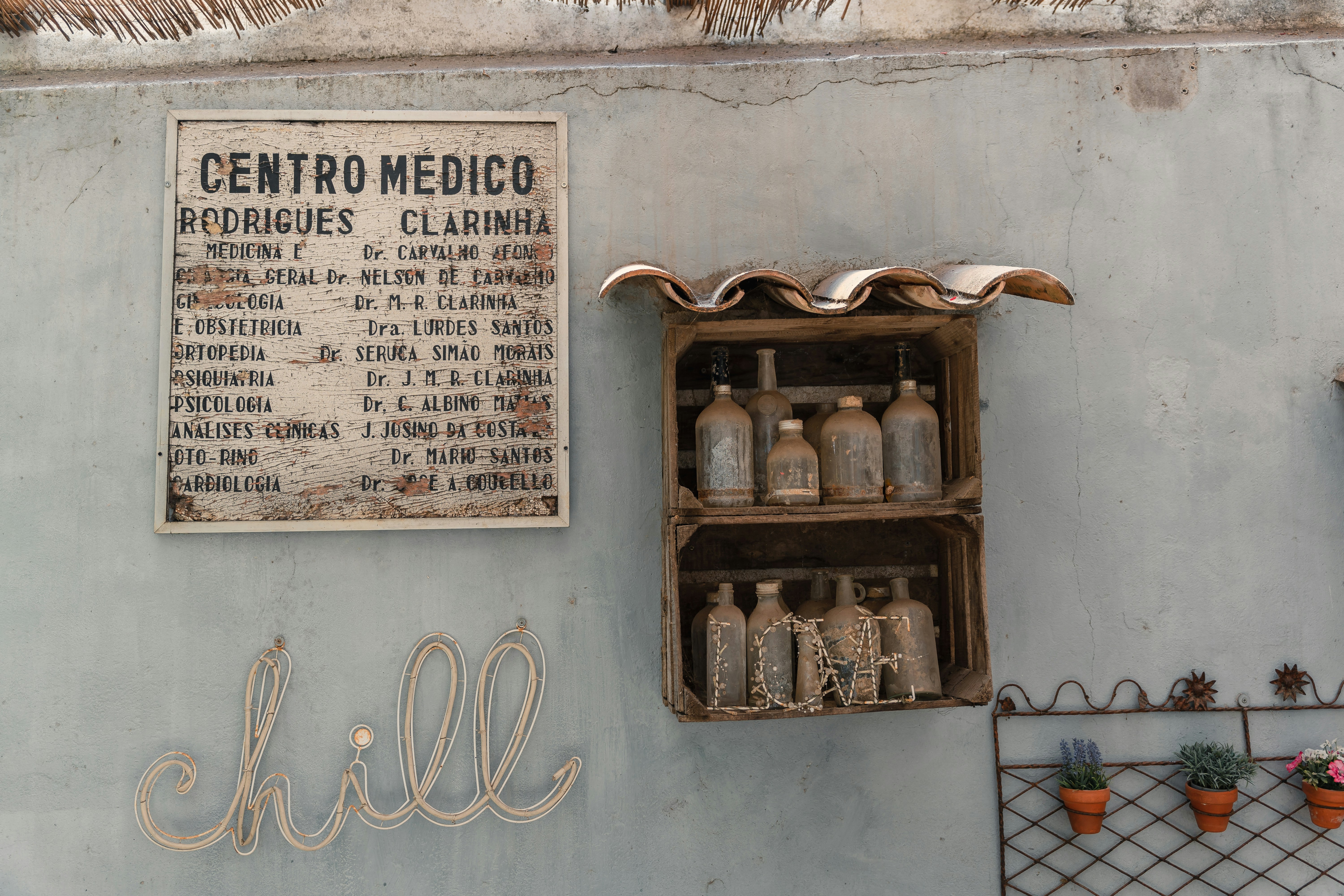 a sign on the wall of a medical clinic