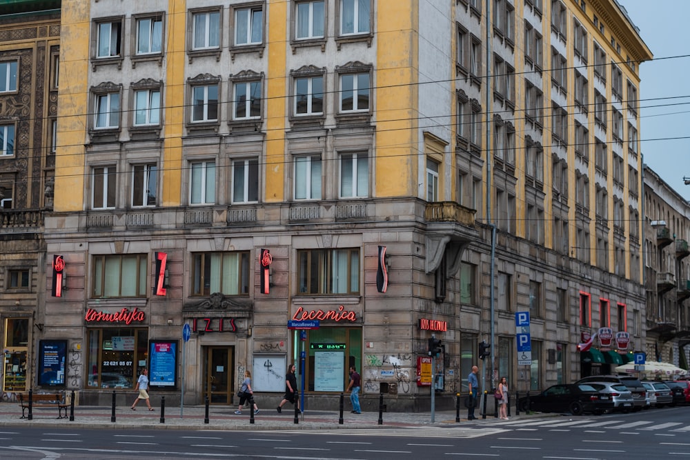 a large building with a lot of windows on the side of it