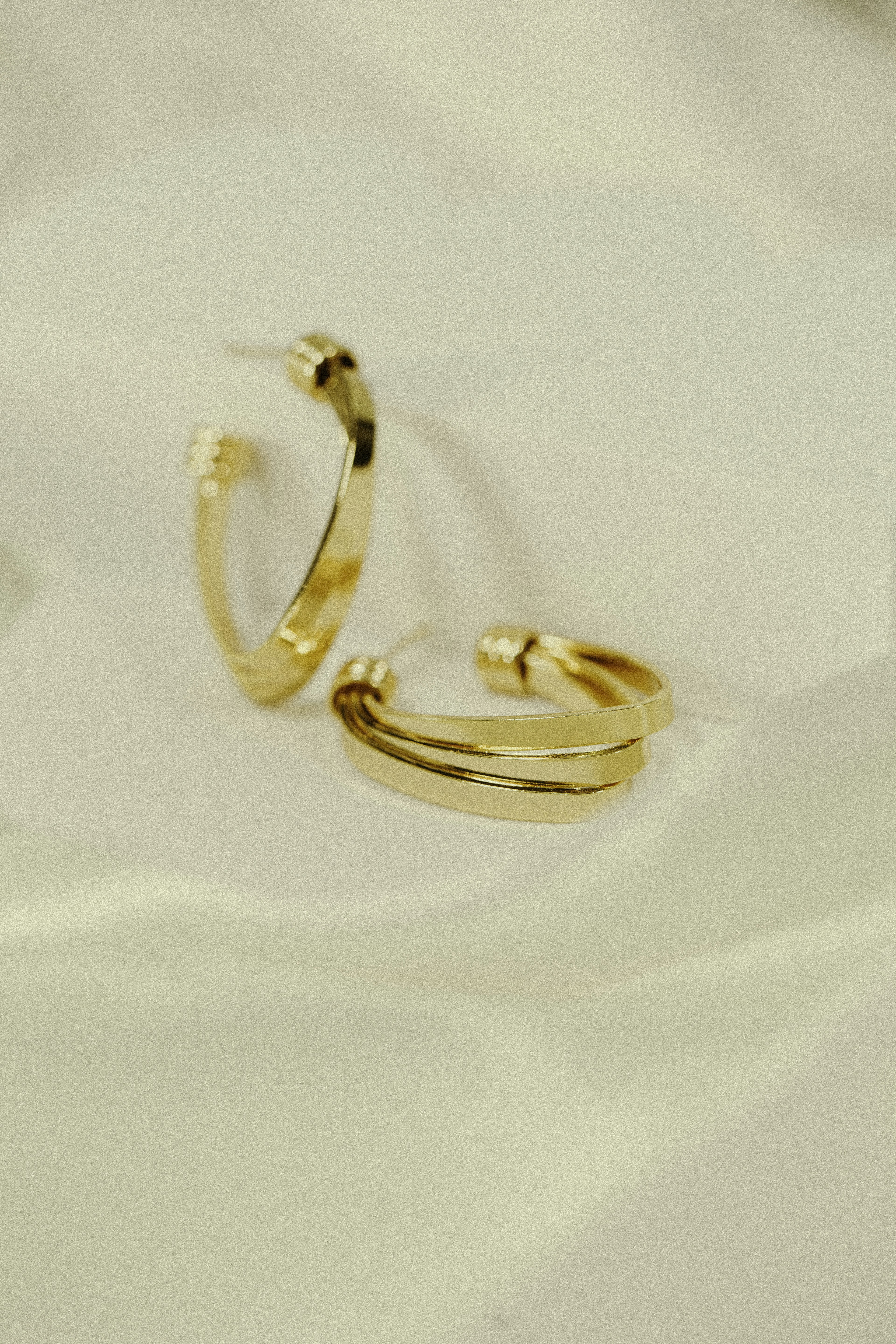 Elegant Gold Hoop Earrings