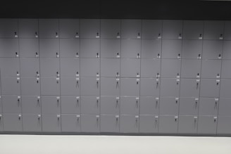 School hallway with metal lockers neatly aligned for student use