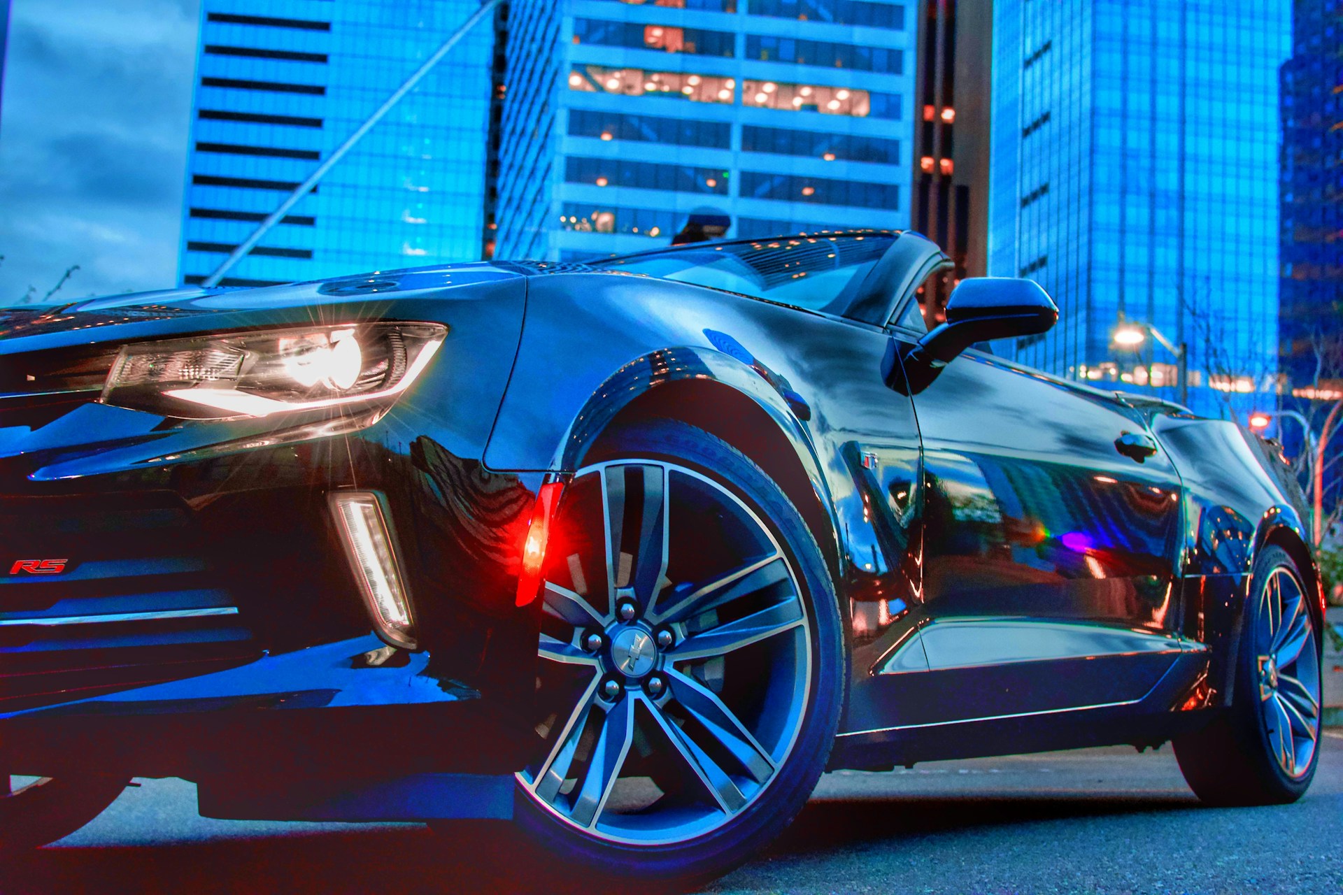 gray computer monitor