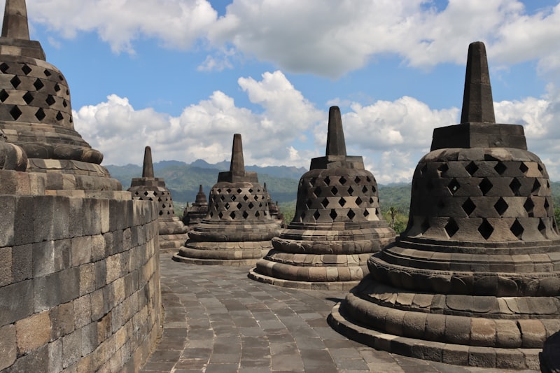 Stupa Borobudur destinasi wisata sejarah interaktif terbaik 2026