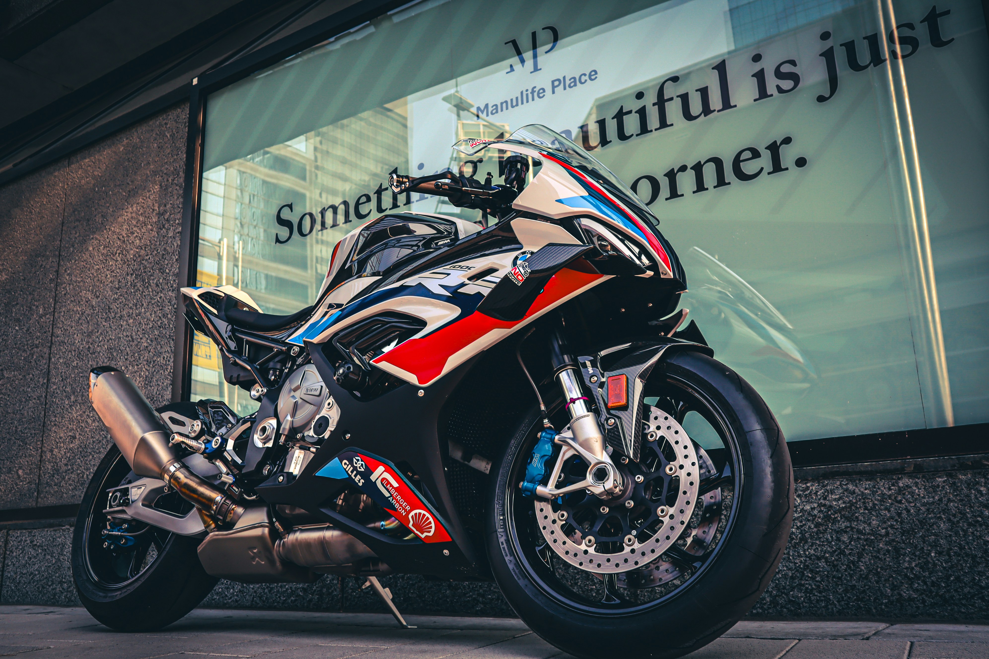Photo by ronnzymoto