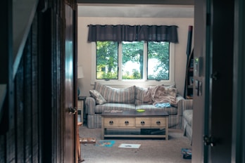 messy living room homemaker cozy
