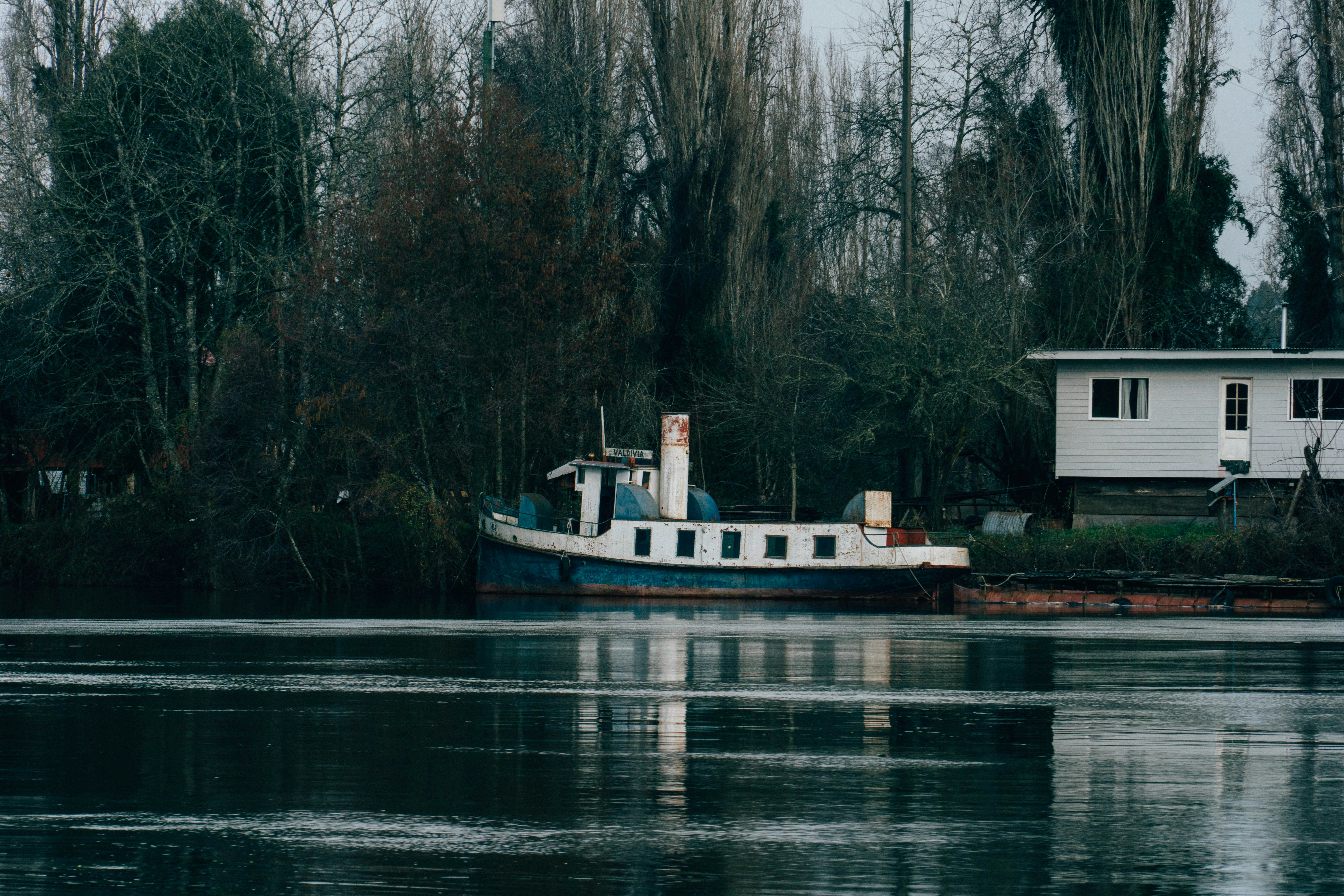 a boat that is sitting in the water