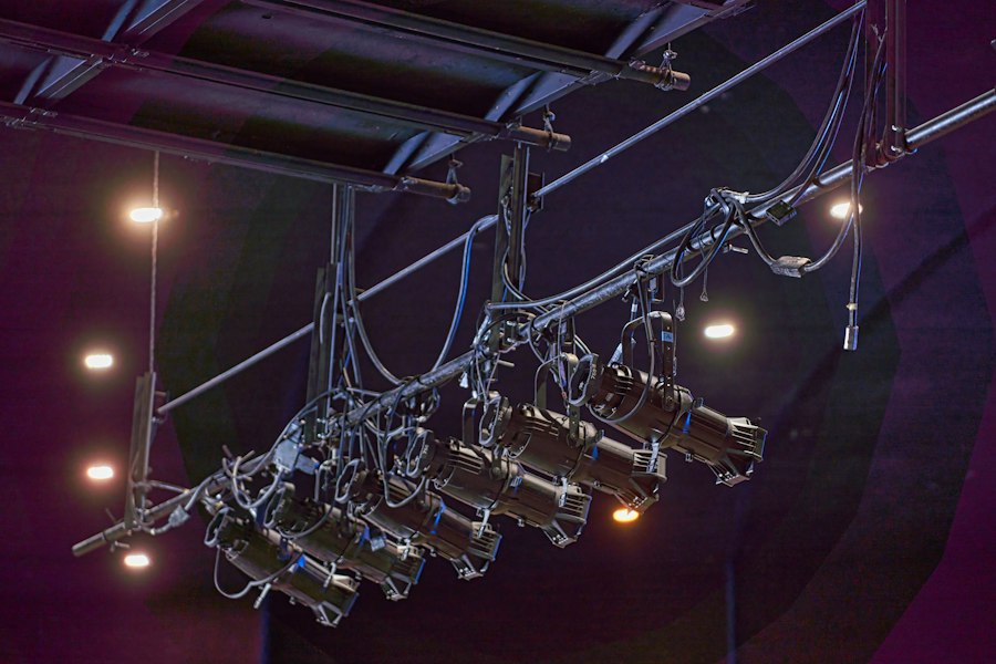 Lắp đặt rig truss hội trường